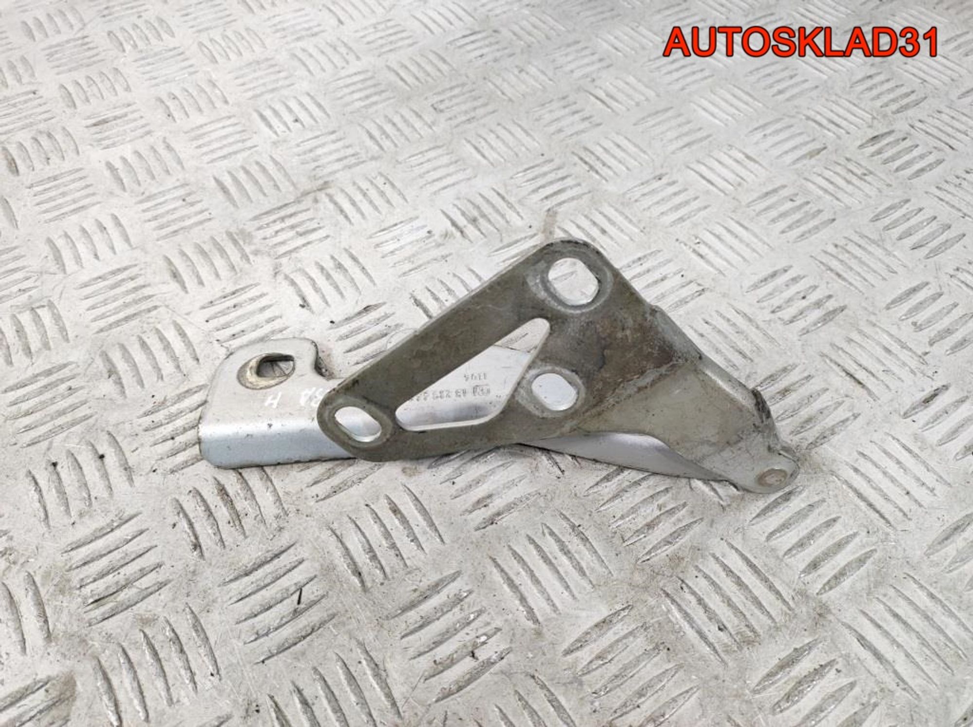 Петля капота правая Opel Astra H 13213448, 900 рублей, Дубовое