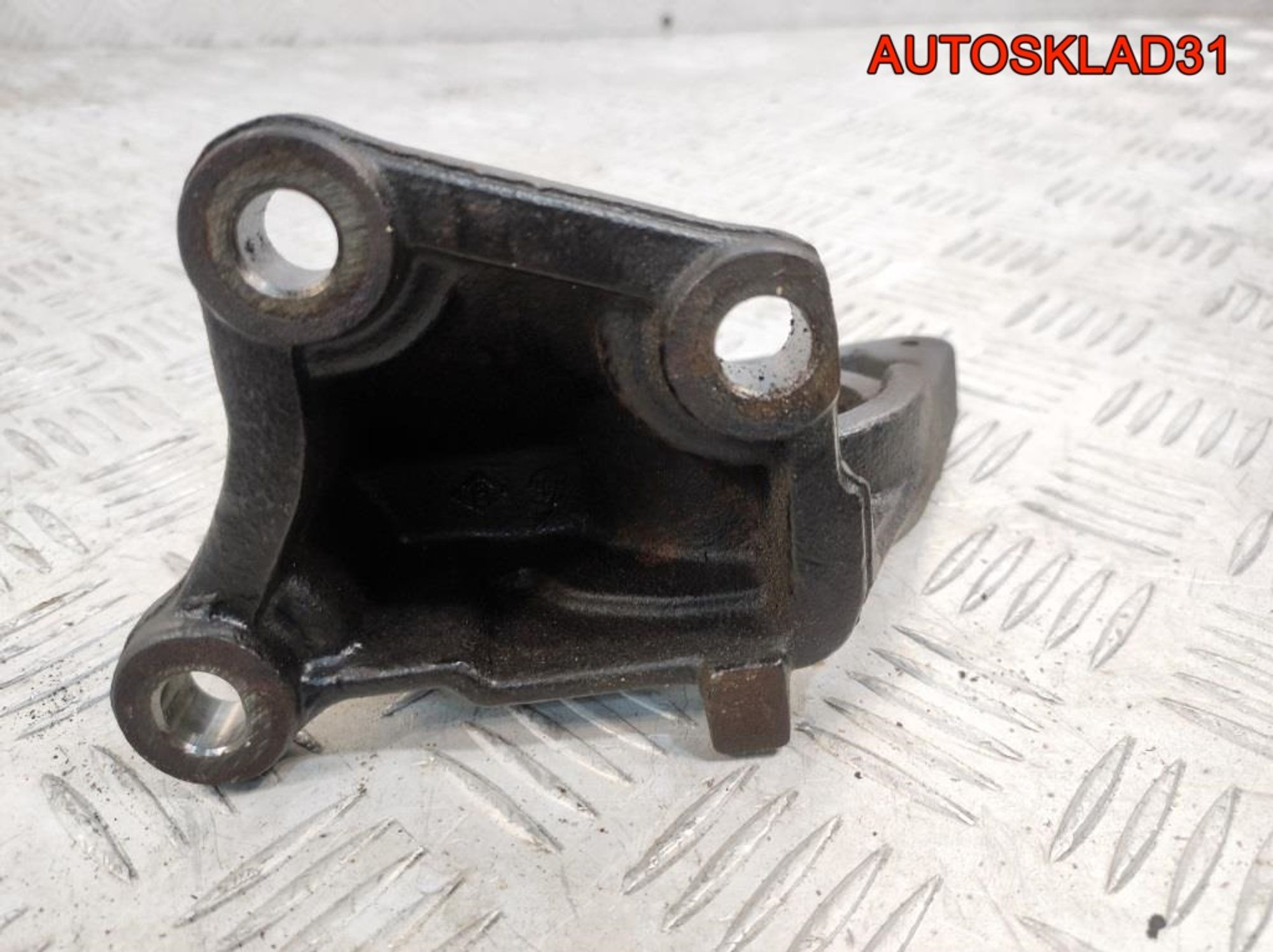 Кронштейн промежуточного вала Renault Trafic 2 8200186845, 1500 рублей, Дубовое