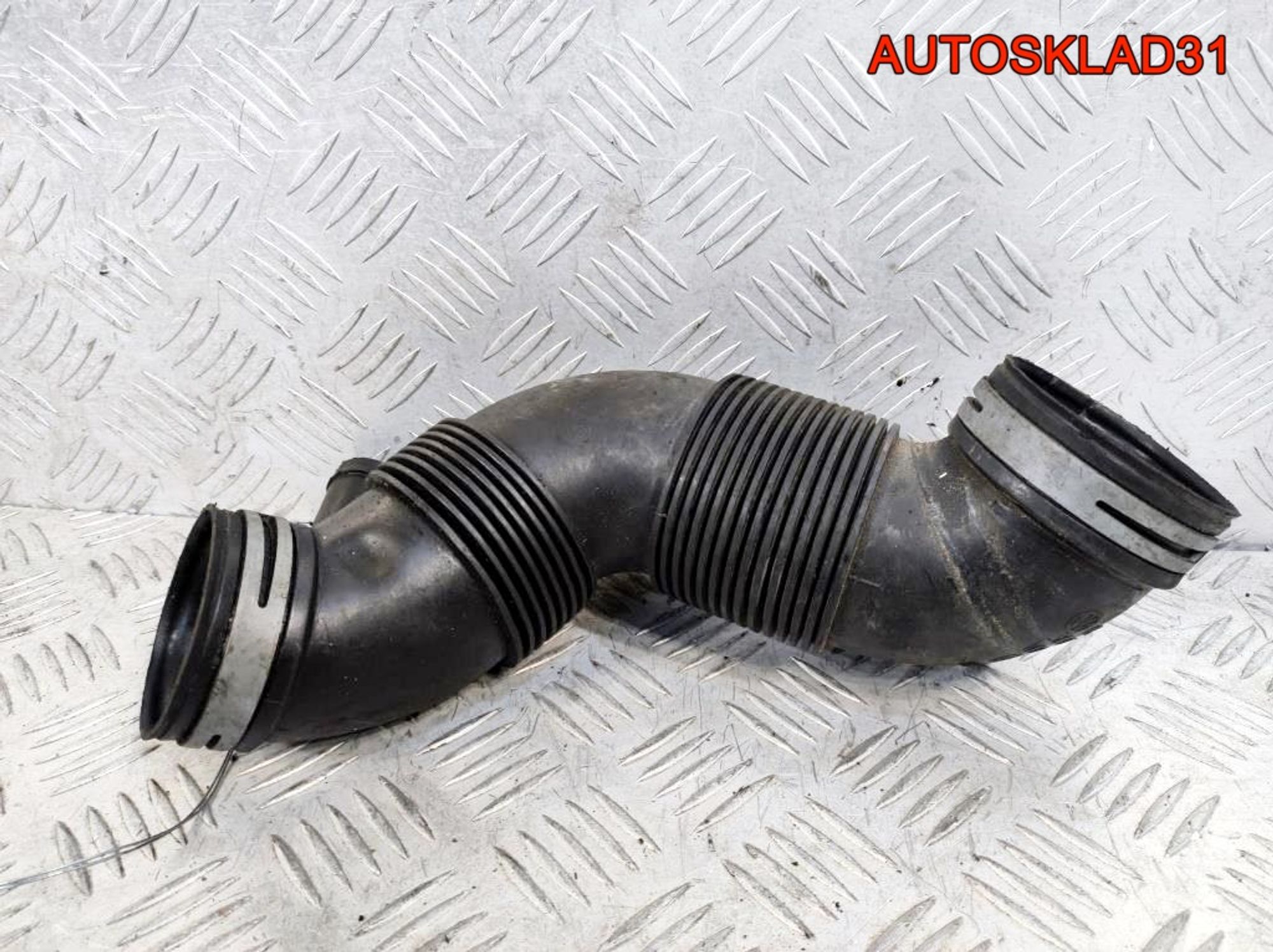 Патрубок воздушного фильтра Passat B6 3C0129654M, 900 рублей, Дубовое