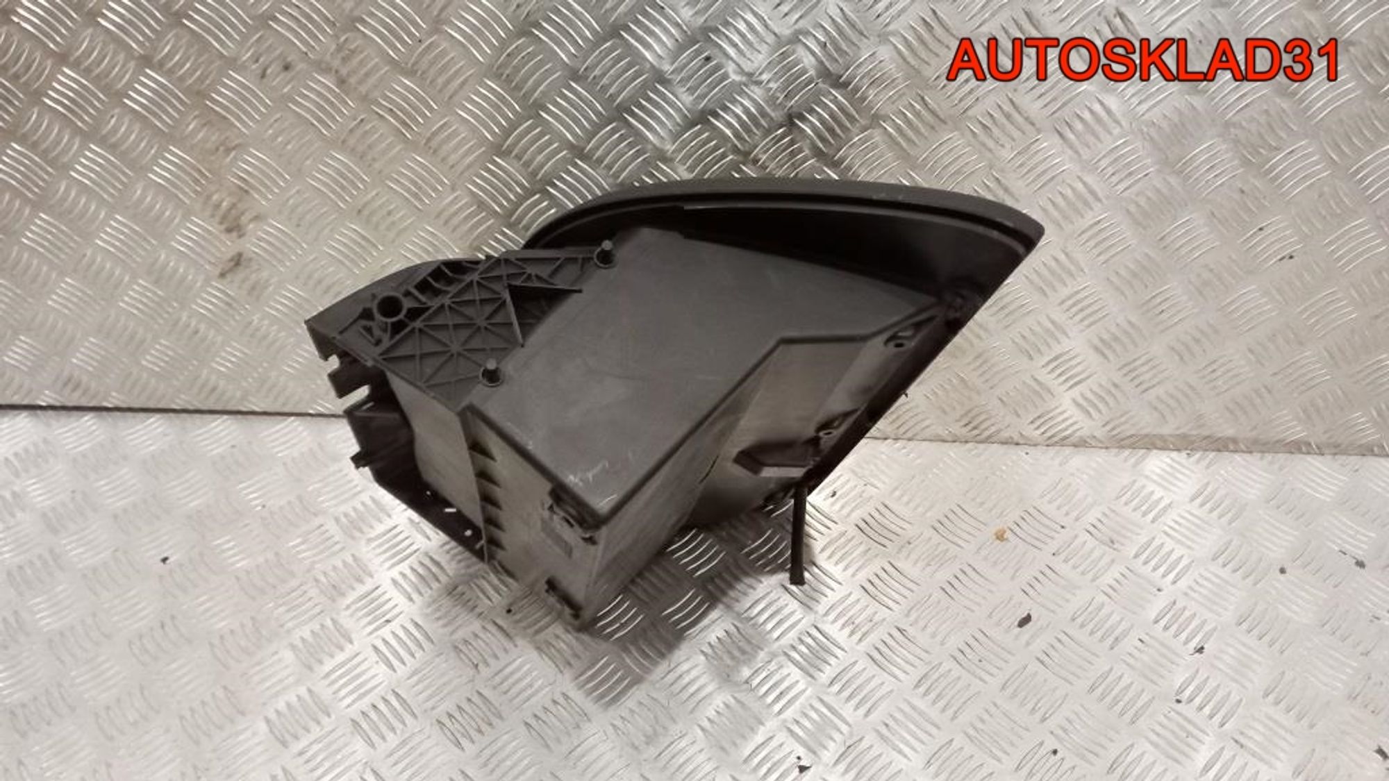 Бардачок SEAT Altea 5P1857103, 2000 рублей, Дубовое