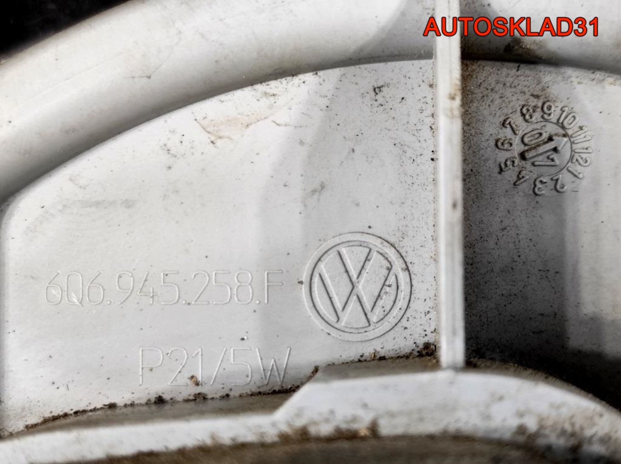 Фонарь задний правый VW Polo 4 6Q6945096AA Рест, 3200 рублей, Дубовое