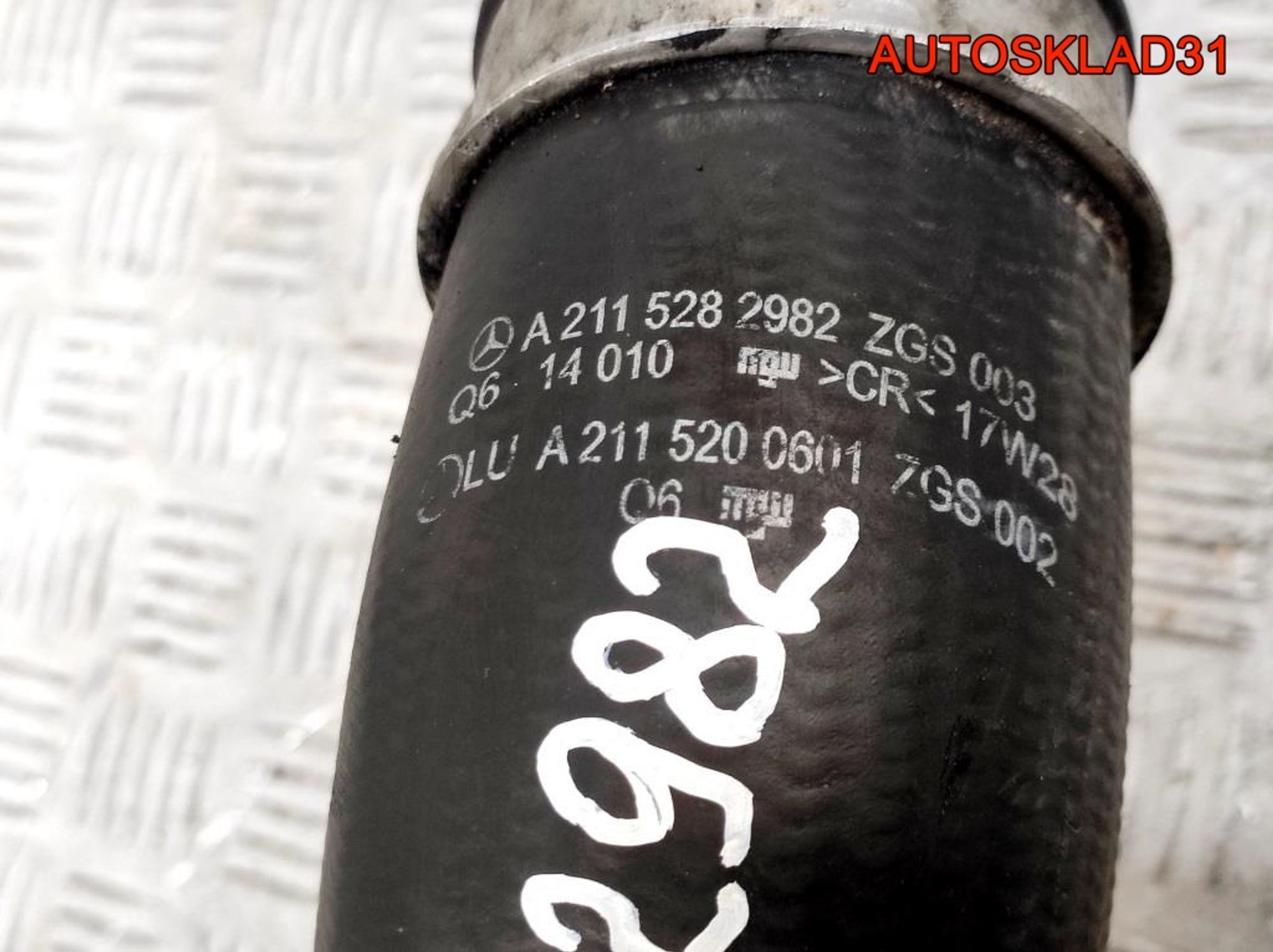 Патрубок интеркулера левый Mercedes Benz W211 A2115282982, 2000 рублей, Дубовое