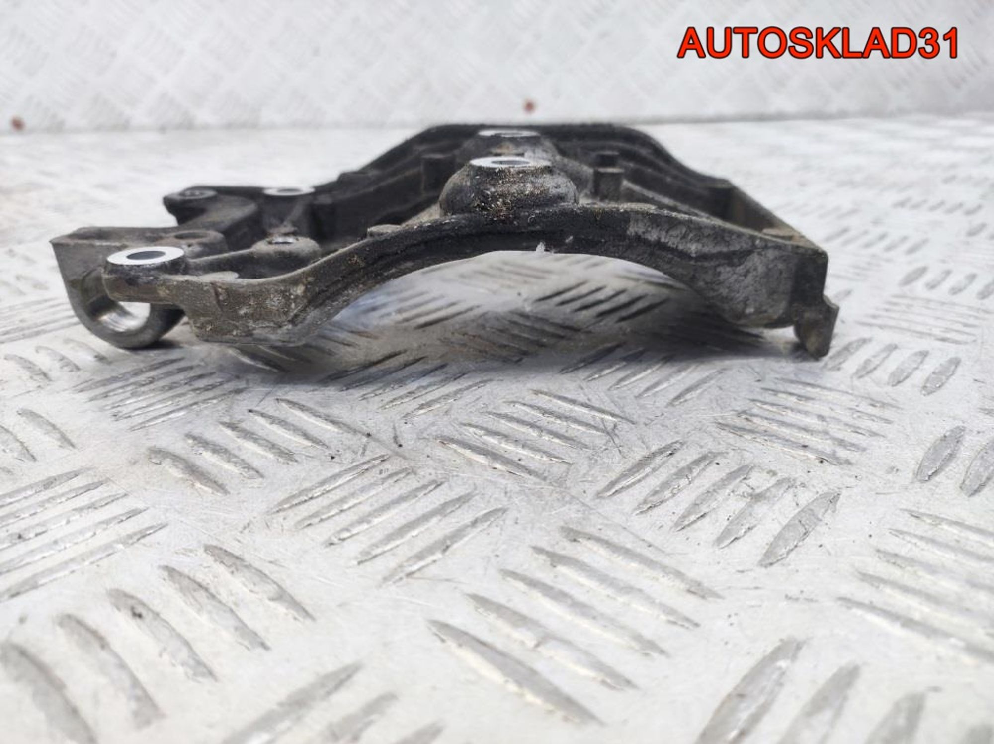 Кронштейн кондиционера Ford Focus 2 9646719580, 1300 рублей, Дубовое