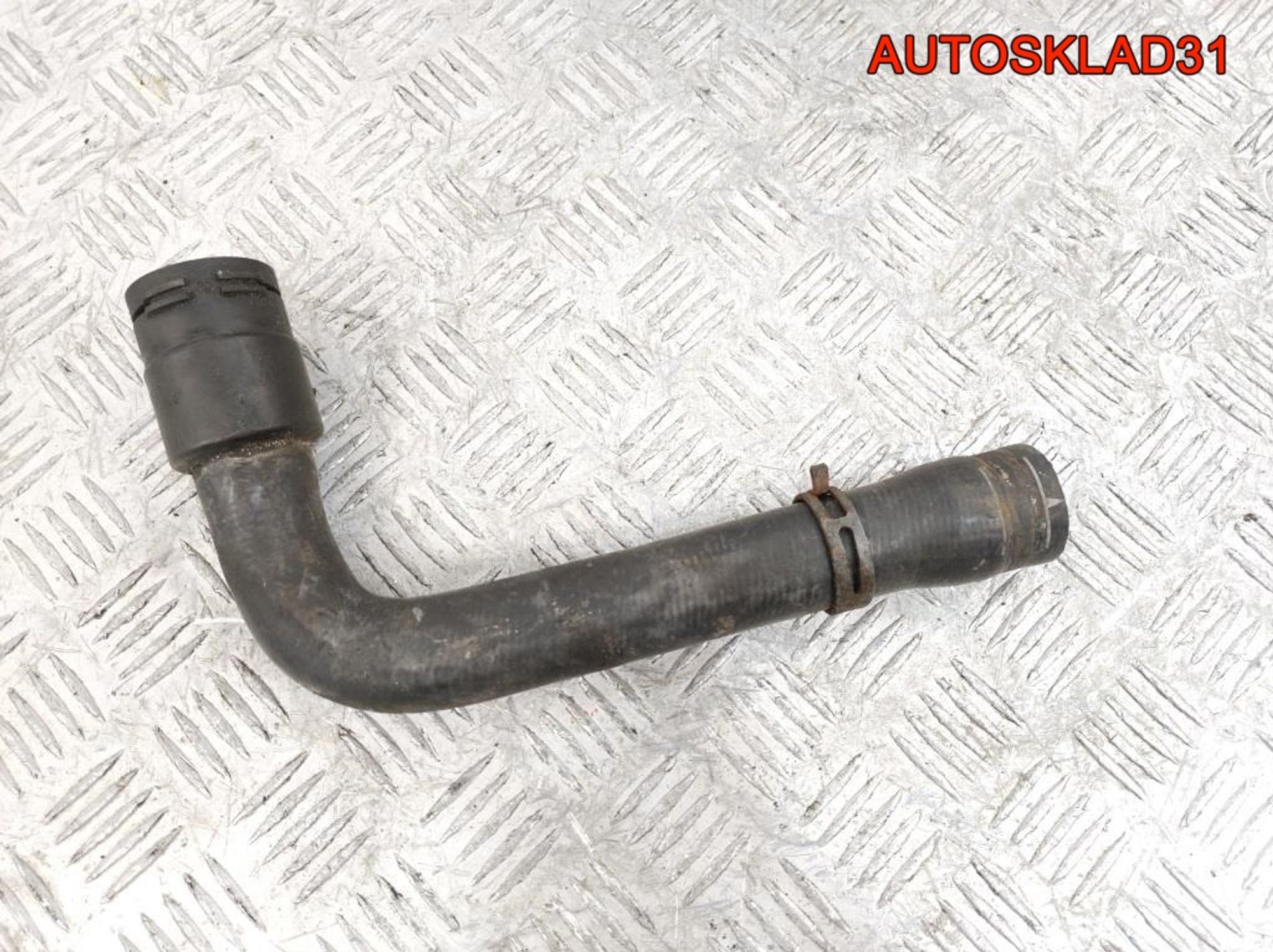 Патрубок радиатора VW Passat B5 1,6 Бензин 8D0121101K, 1000 рублей, Дубовое