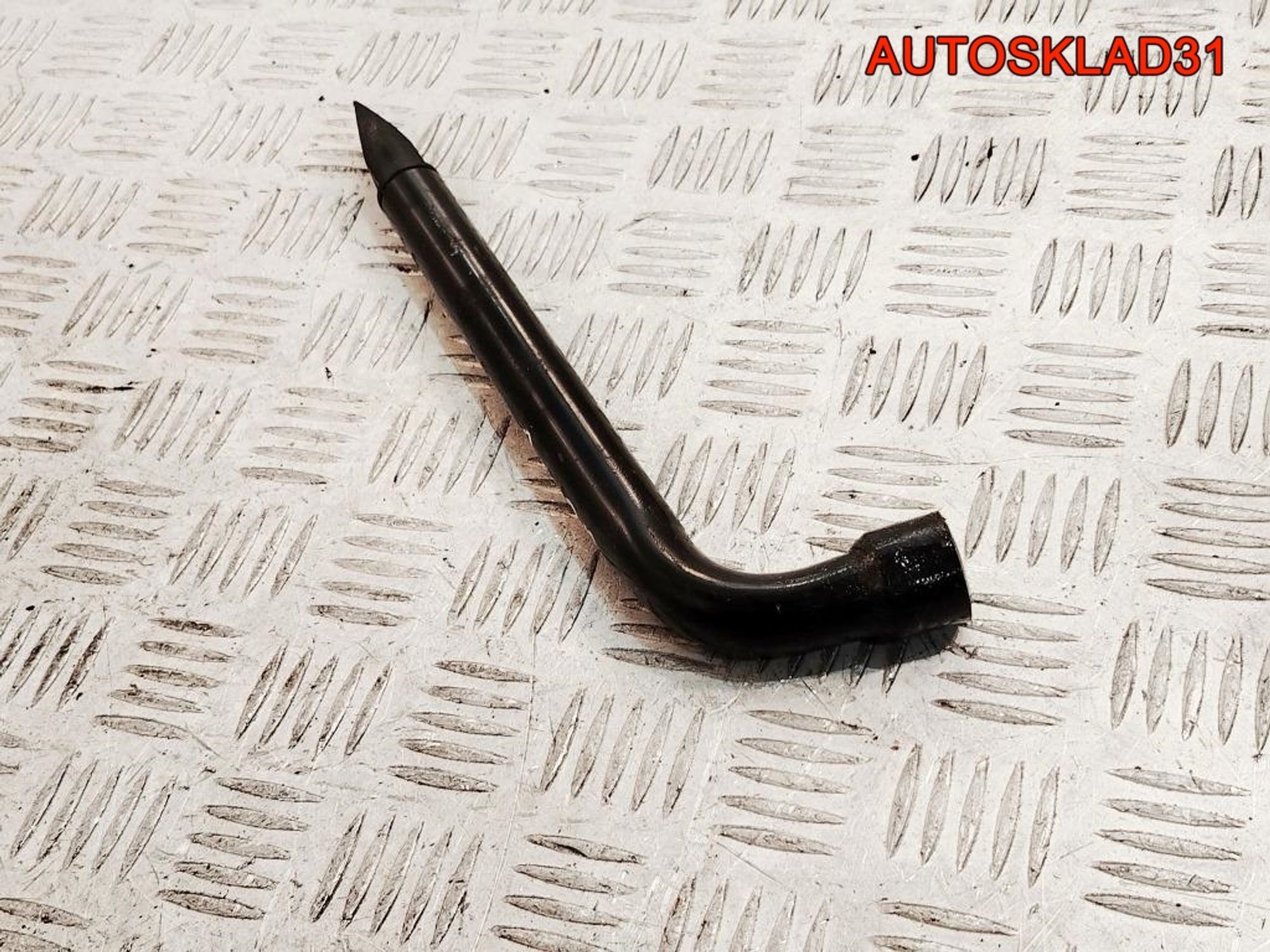 Ключ баллонный Ford Focus 1 93BB17032AB, 1000 рублей, Дубовое