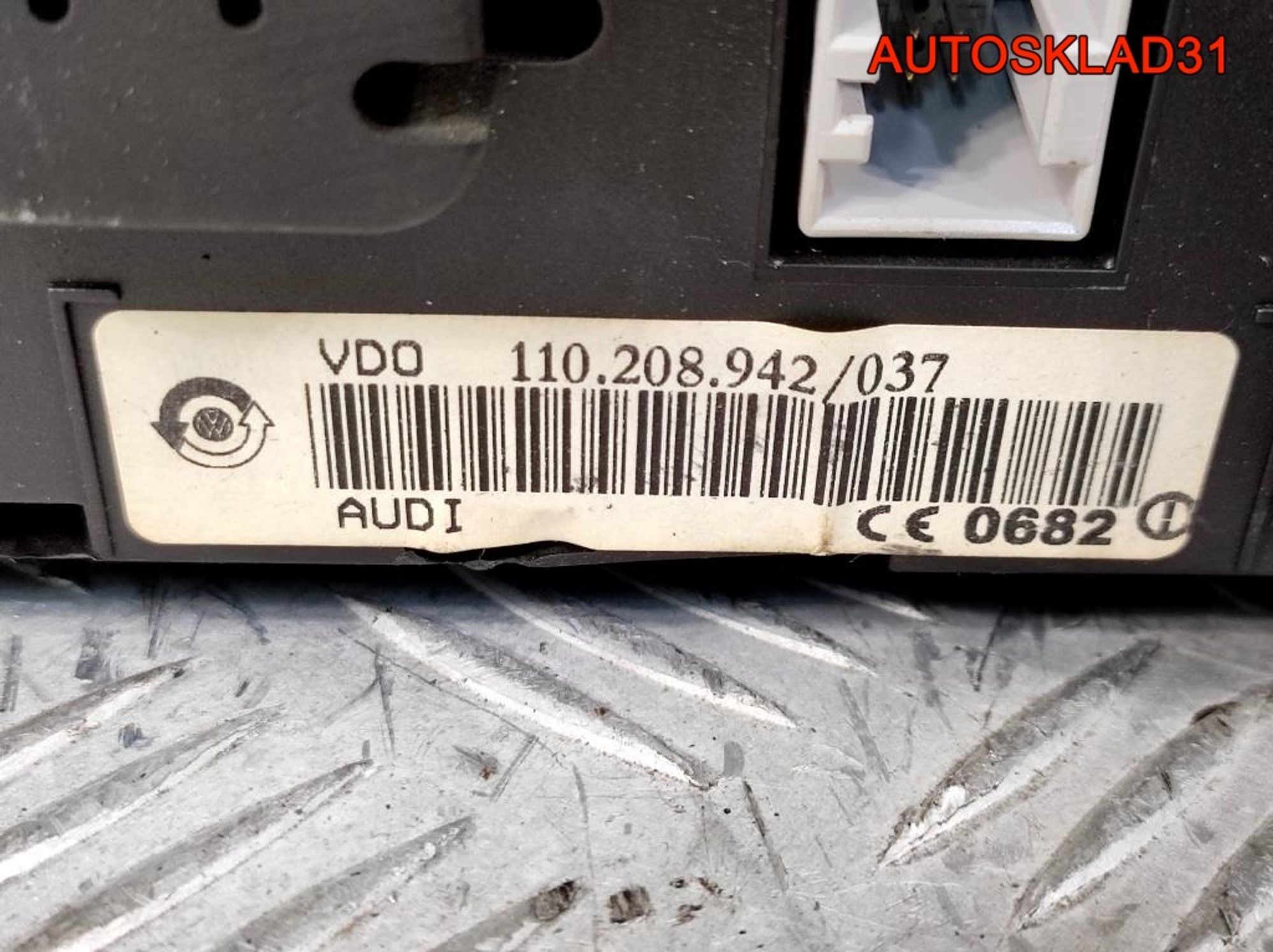 Панель приборов Audi A4 B5 2,5 Дизель 8D0920931TX, 9900 рублей, Дубовое