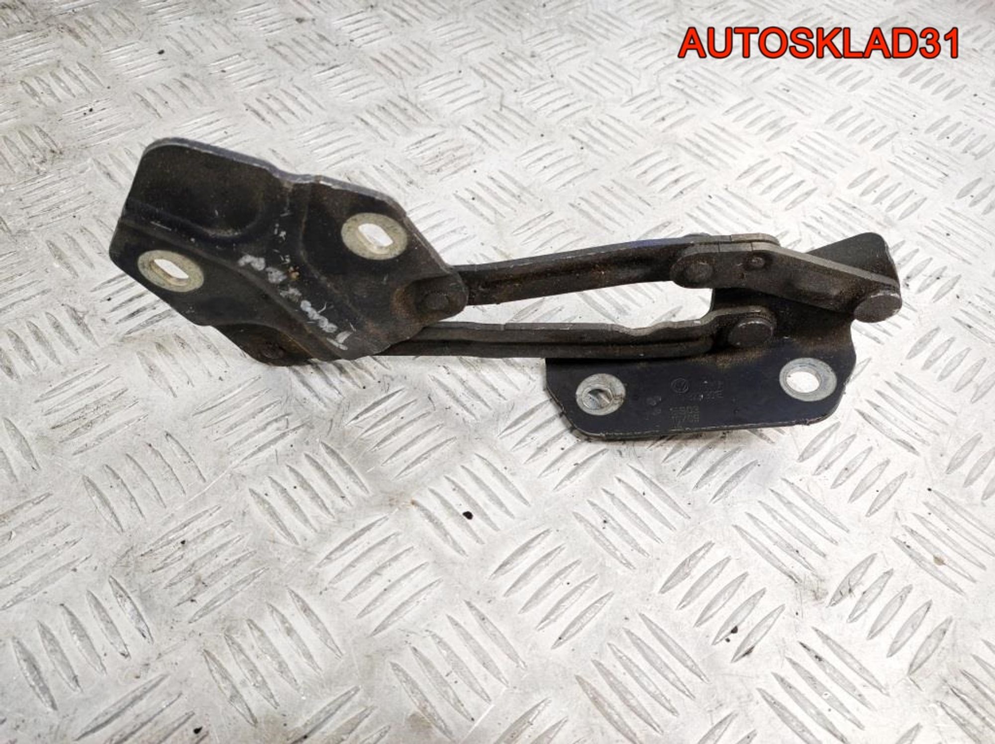 Петля капота левая Volkswagen Touran 1T0823301E, 1400 рублей, Дубовое