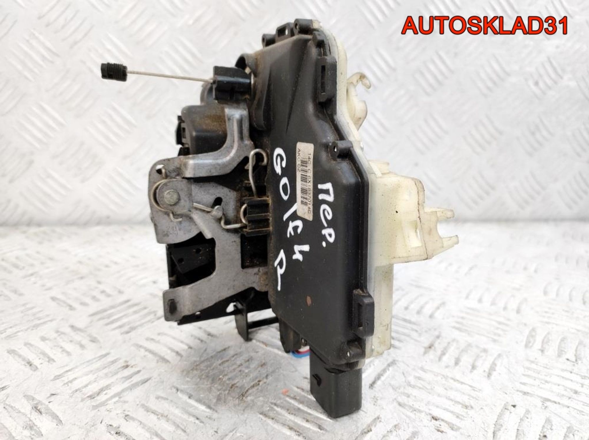 Замок двери передней правой VW Golf 4 6X1837014AC, 2000 рублей, Дубовое