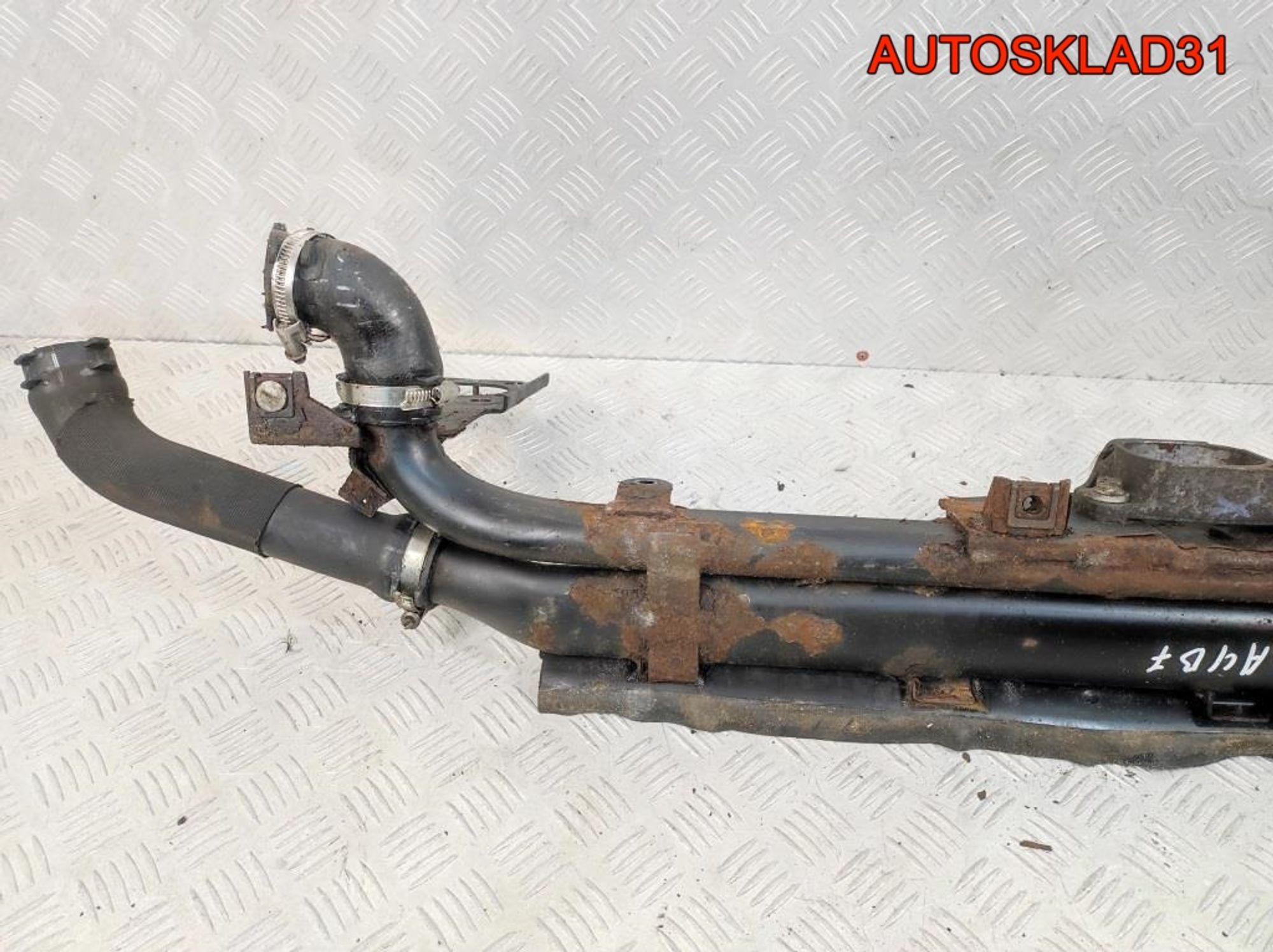 Балка пoдрадиaтoрная Audi A4 B7 3.0 ASB Дизель, 3600 рублей, Дубовое