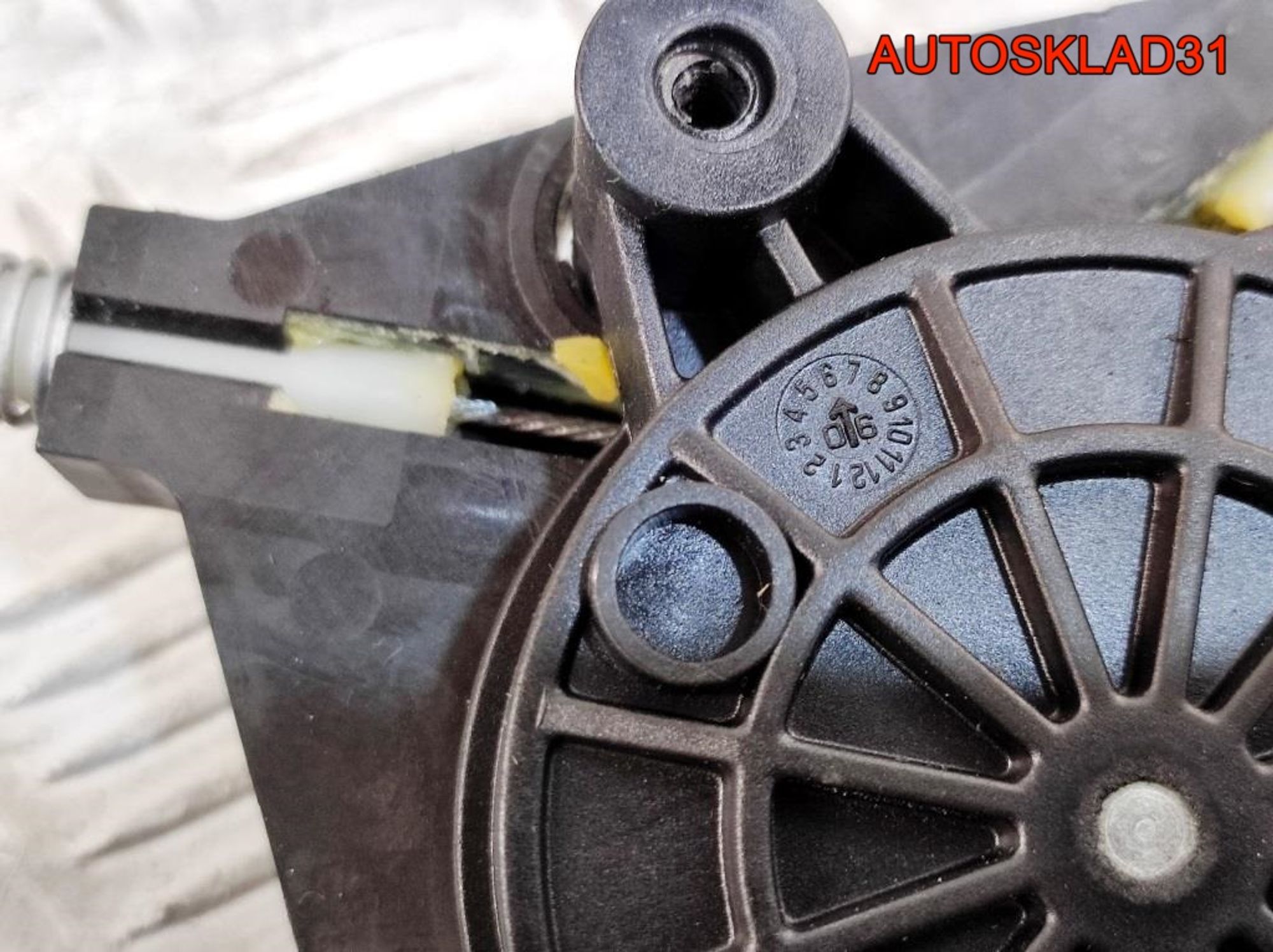 Стеклоподъемник передний левый Opel Corsa D Купе, 1800 рублей, Дубовое