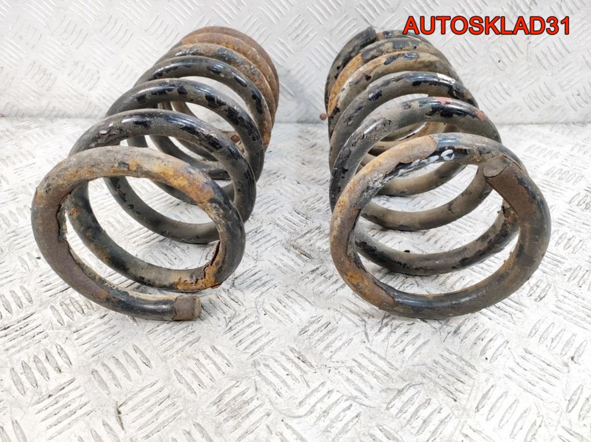 Пружина подвески задняя Mitsubishi Pajero 3 M3X02014, 2000 рублей, Дубовое