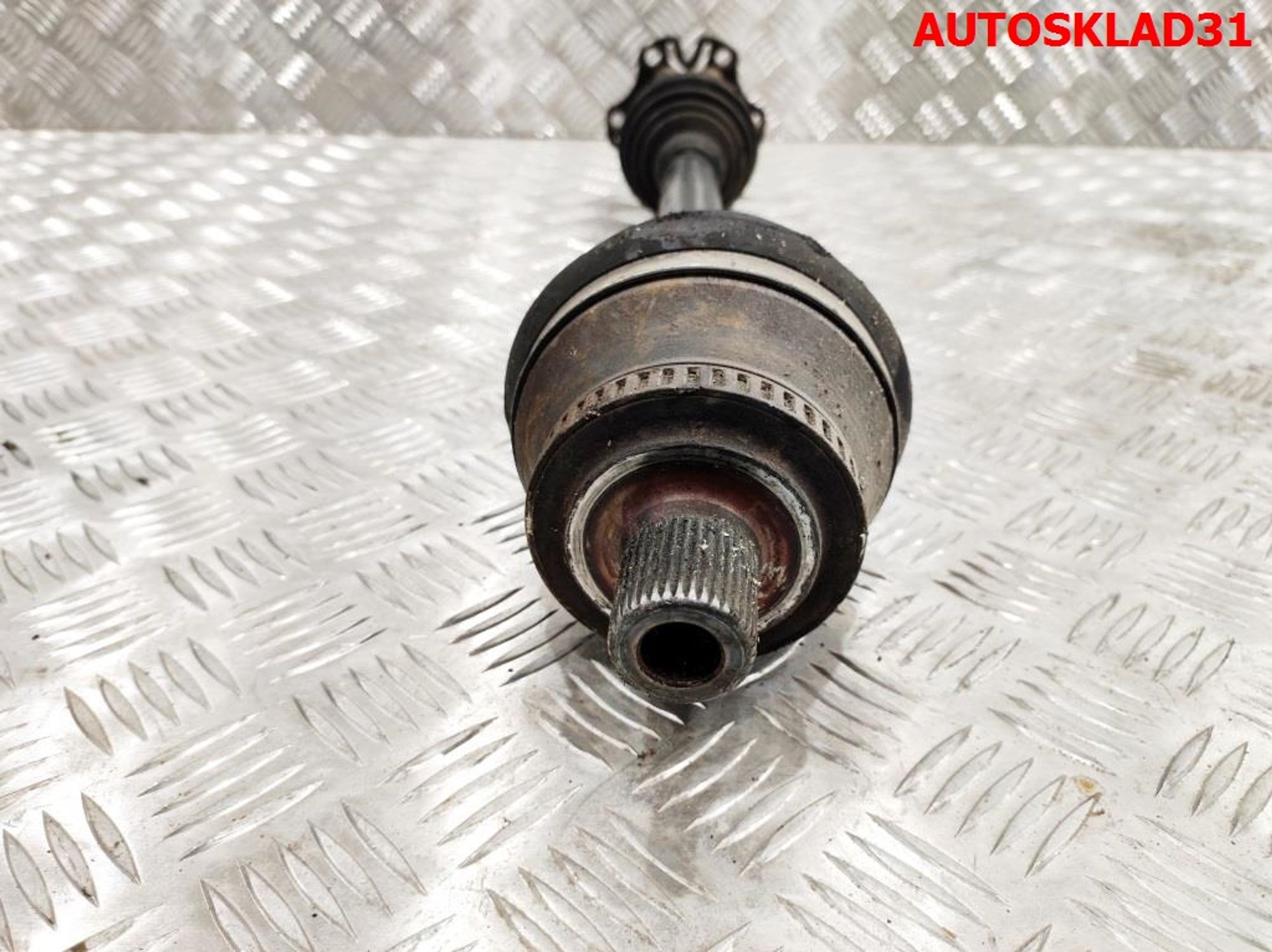 Полуось передняя правая Audi A4 B6 8E0407272S 3,0 Бензин МКПП, 5000 рублей, Дубовое