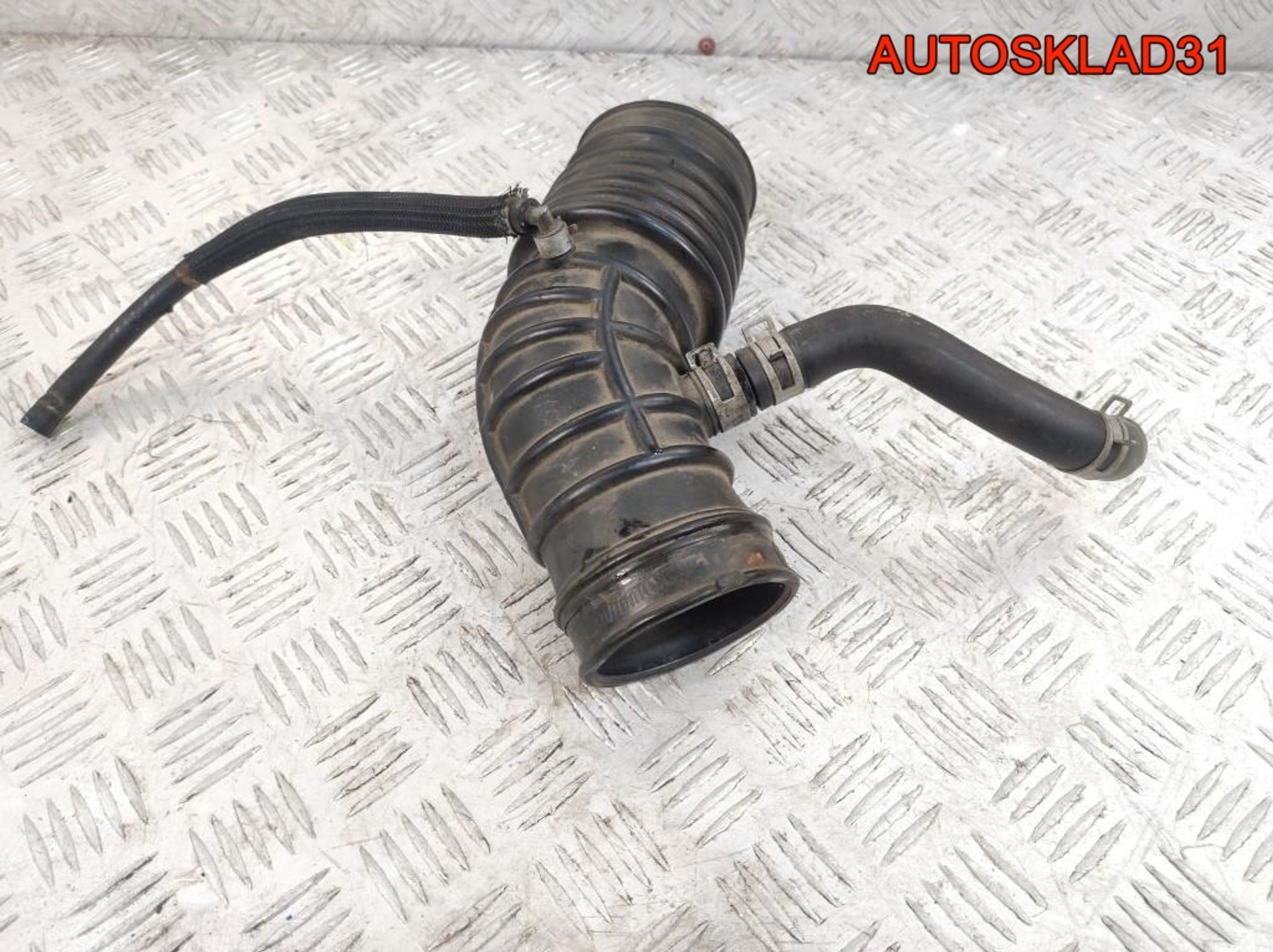 Патрубок воздушного фильтра Nissan Primera P11 165785V000, 1500 рублей, Дубовое