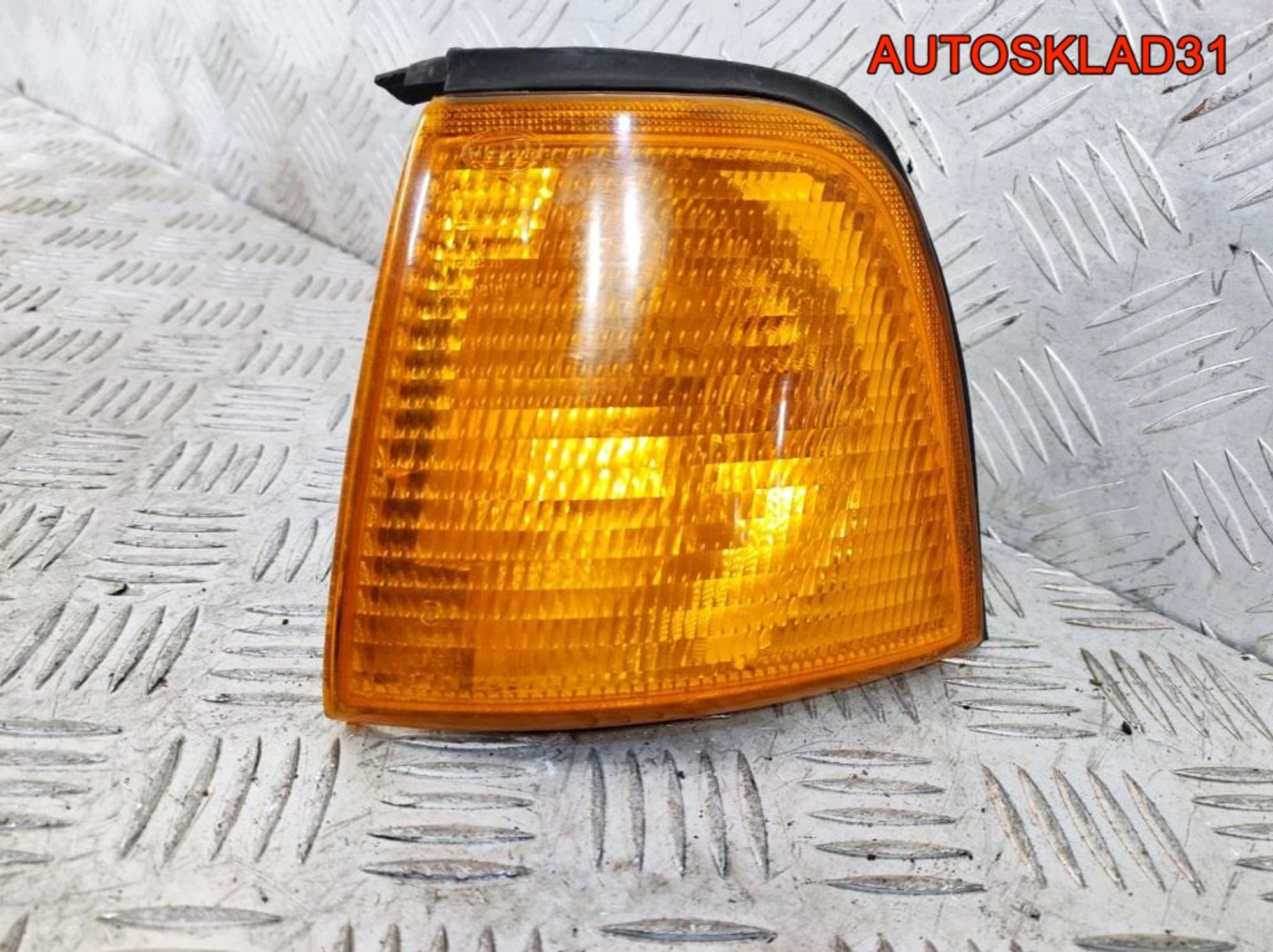 Указатель поворота левый Audi 80 B4 893953049, 500 рублей, Дубовое