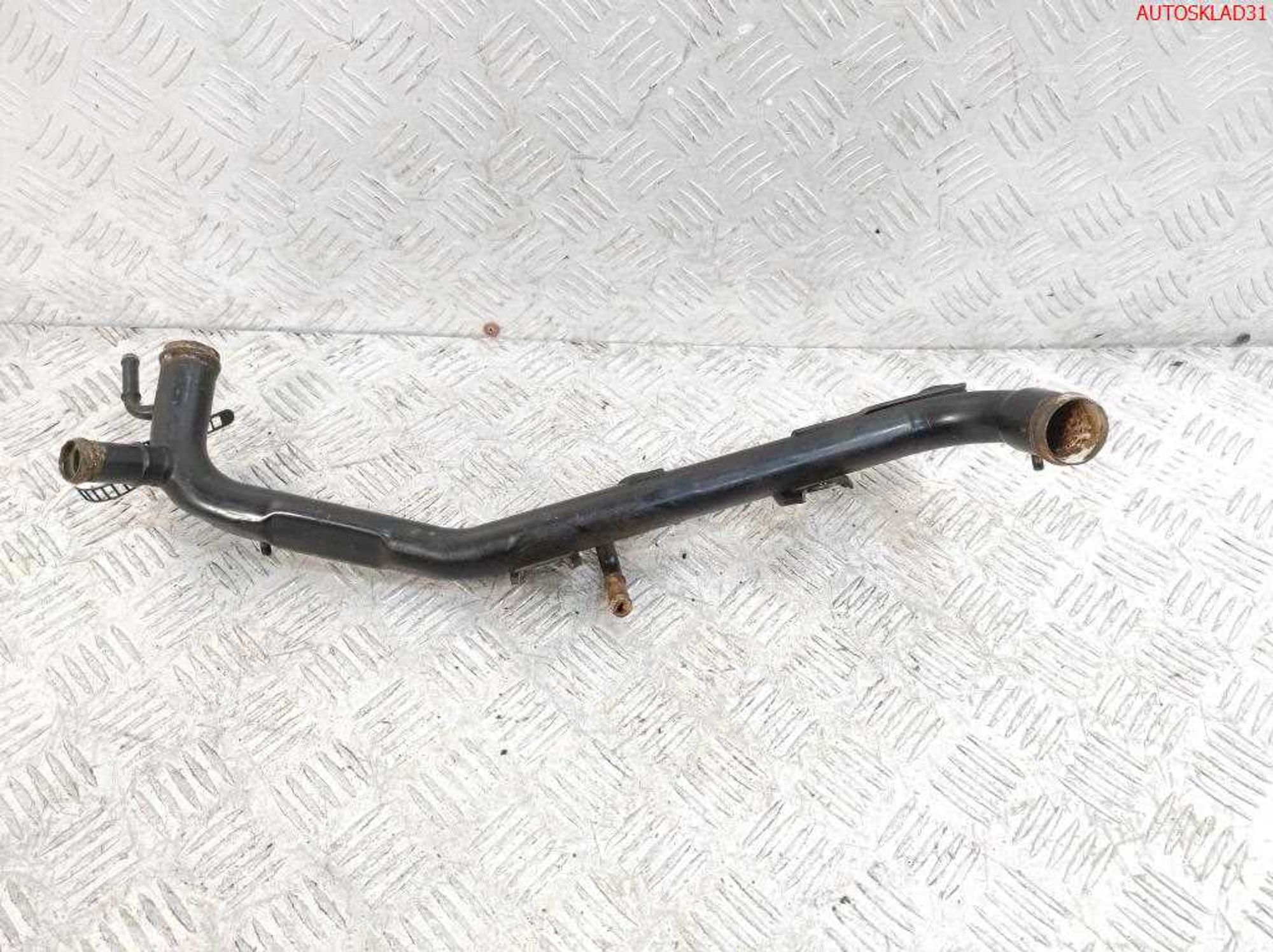 Трубка охлаждающей жидкости VW Passat B5 1,6 AHL 06B121071E, 1000 рублей, Дубовое