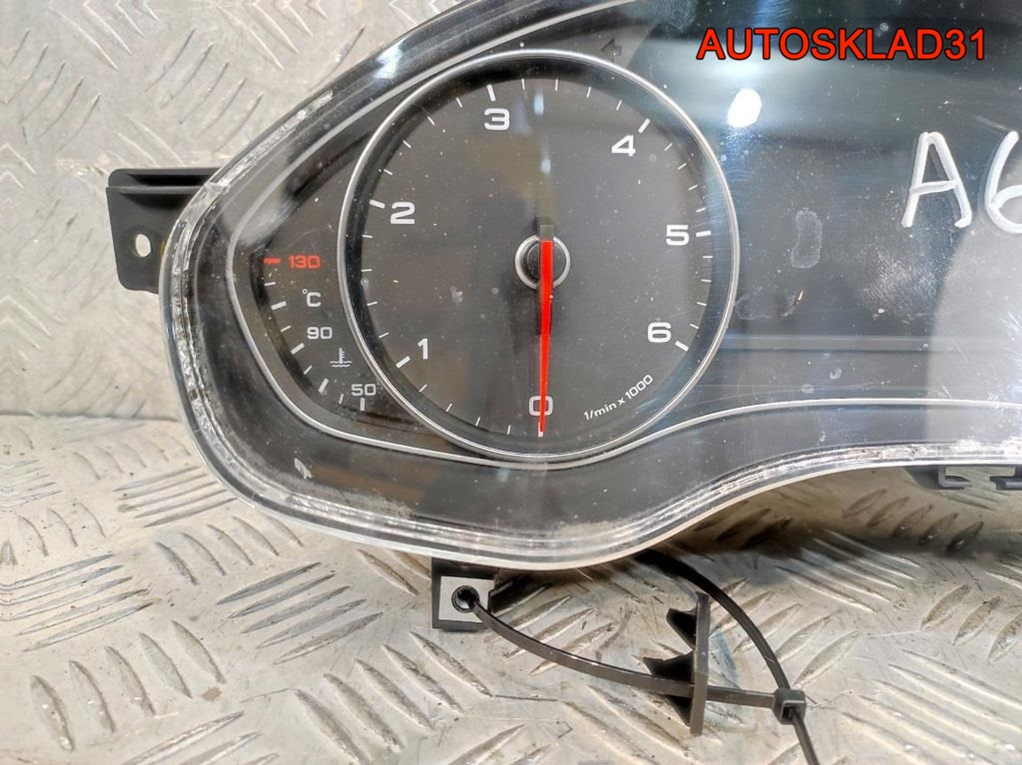 Панель приборов Audi A6 C7 3.0 CDU Дизель 4G8920932M, 15000 рублей, Дубовое