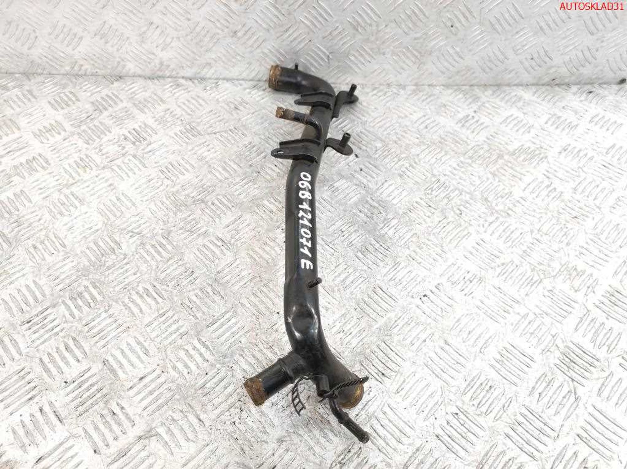 Трубка охлаждающей жидкости VW Passat B5 1,6 AHL 06B121071E, 1000 рублей, Дубовое