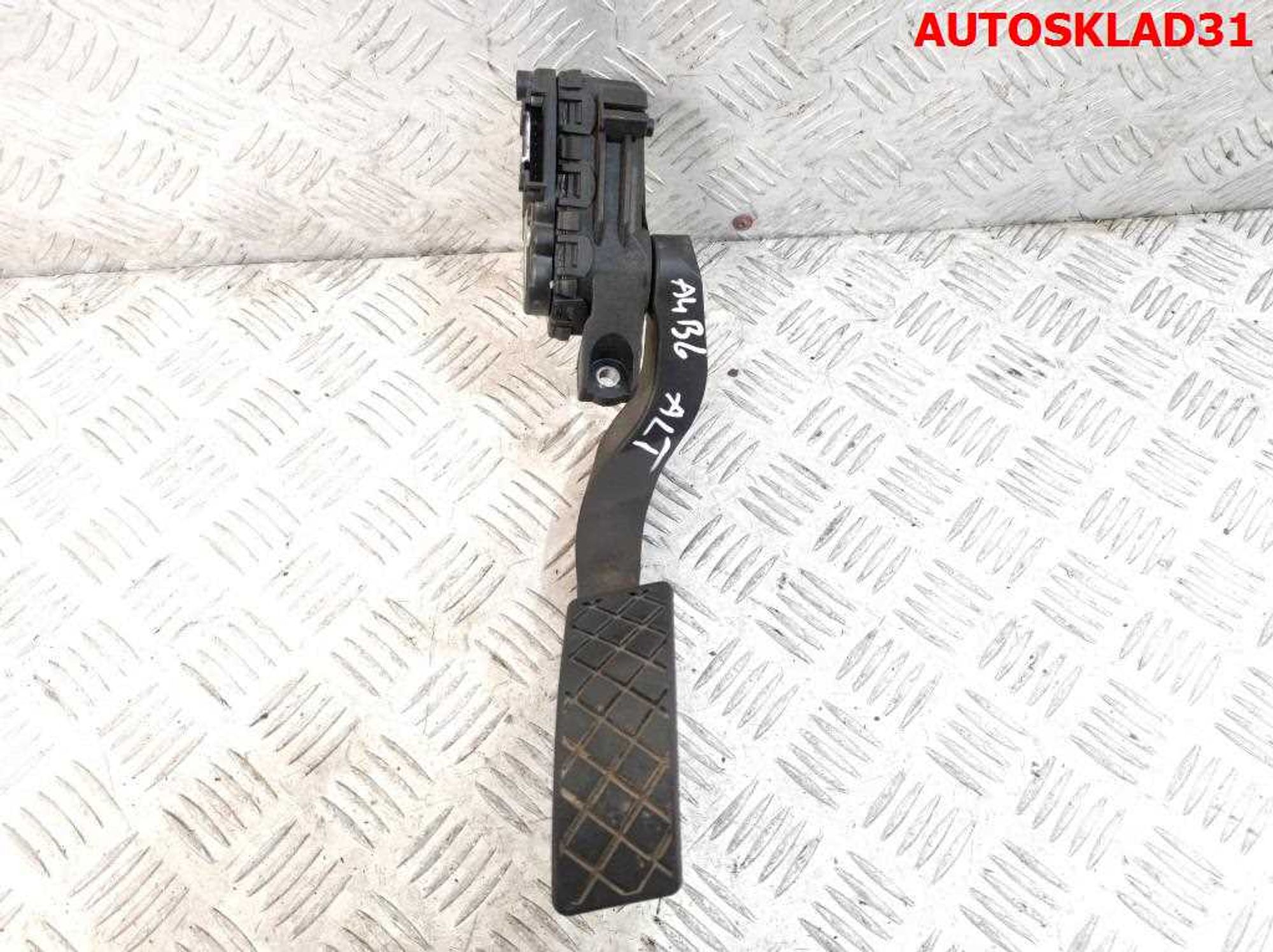 Педаль газа Audi A4 B6 2,0 ALT Бензин 8E1721523С, 1500 рублей, Дубовое