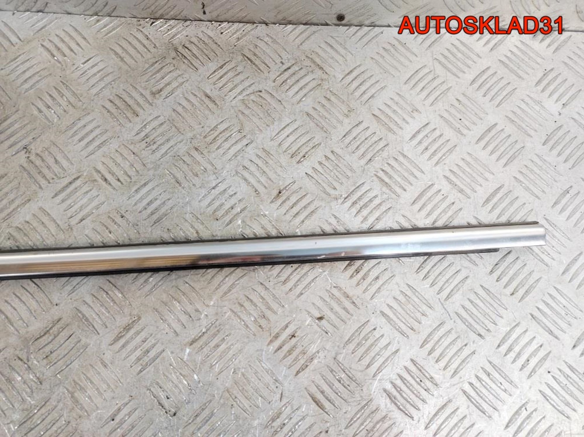 Накладка стекла переднего левого Opel Astra J 13347218, 900 рублей, Дубовое