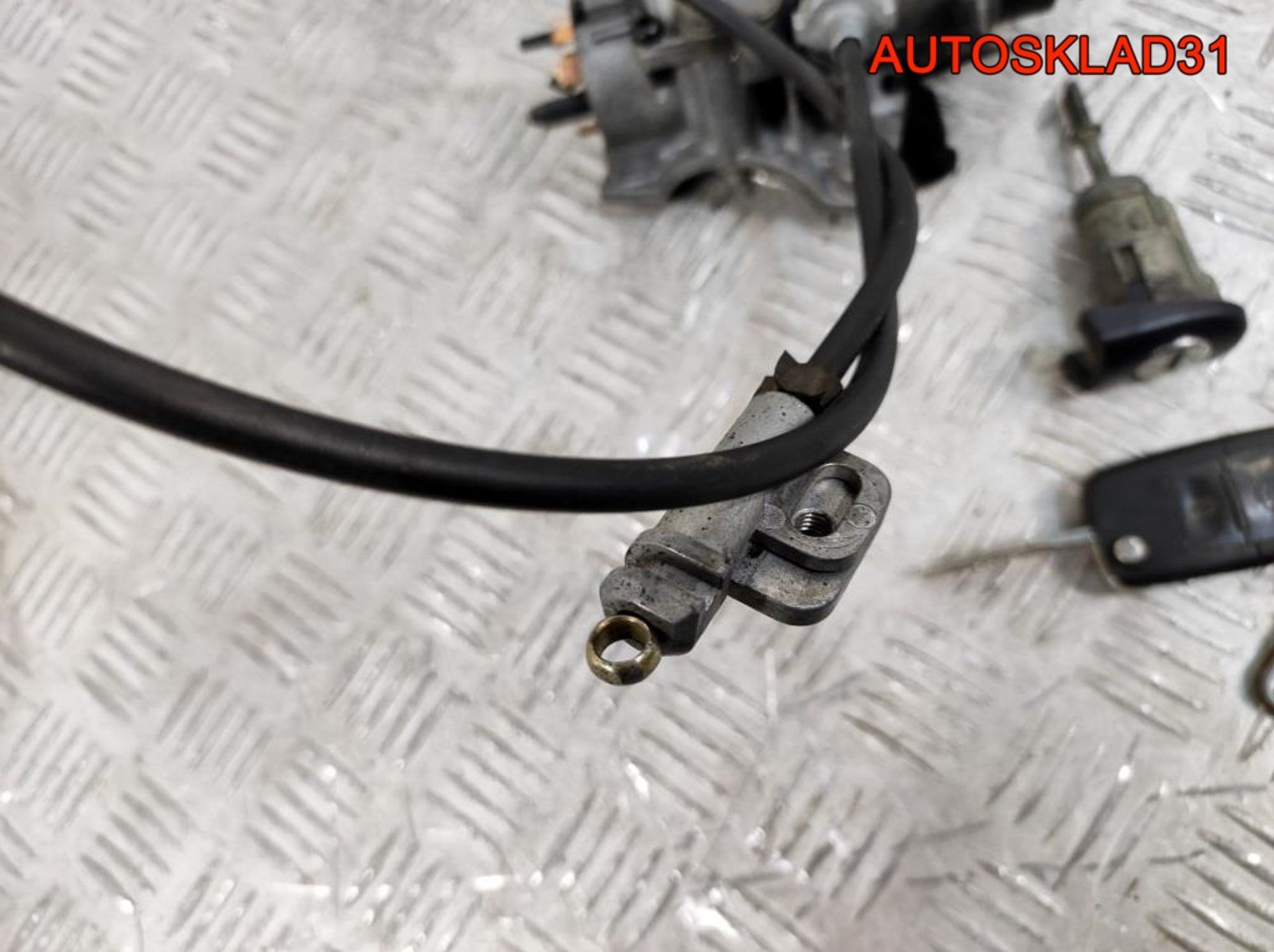 Комплект замок зажигания и личинка с ключом VW Golf 4 4B0905851B, 3600 рублей, Дубовое