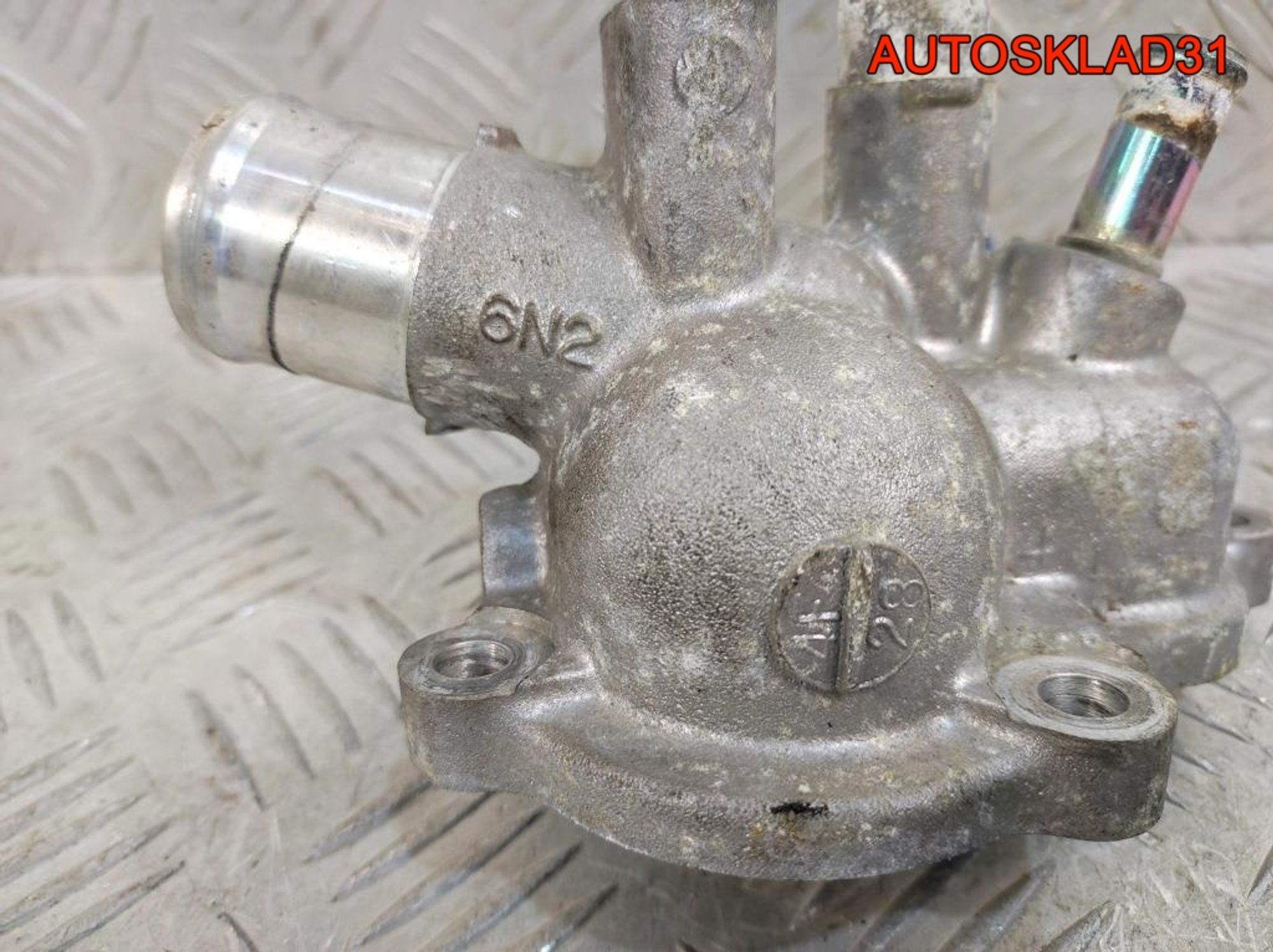 Корпус термостата Nissan Primera P12 2,0 QR20DE, 900 рублей, Дубовое