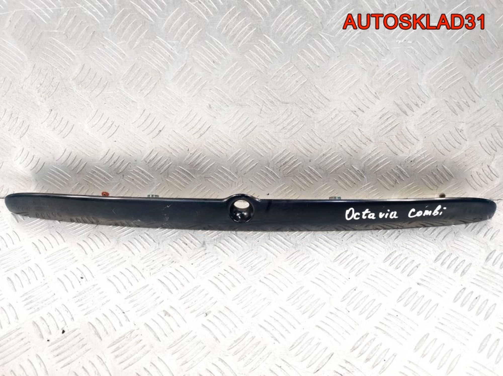 Накладка крышки багажника Skoda Octavia A4 Combi, 4500 рублей, Дубовое