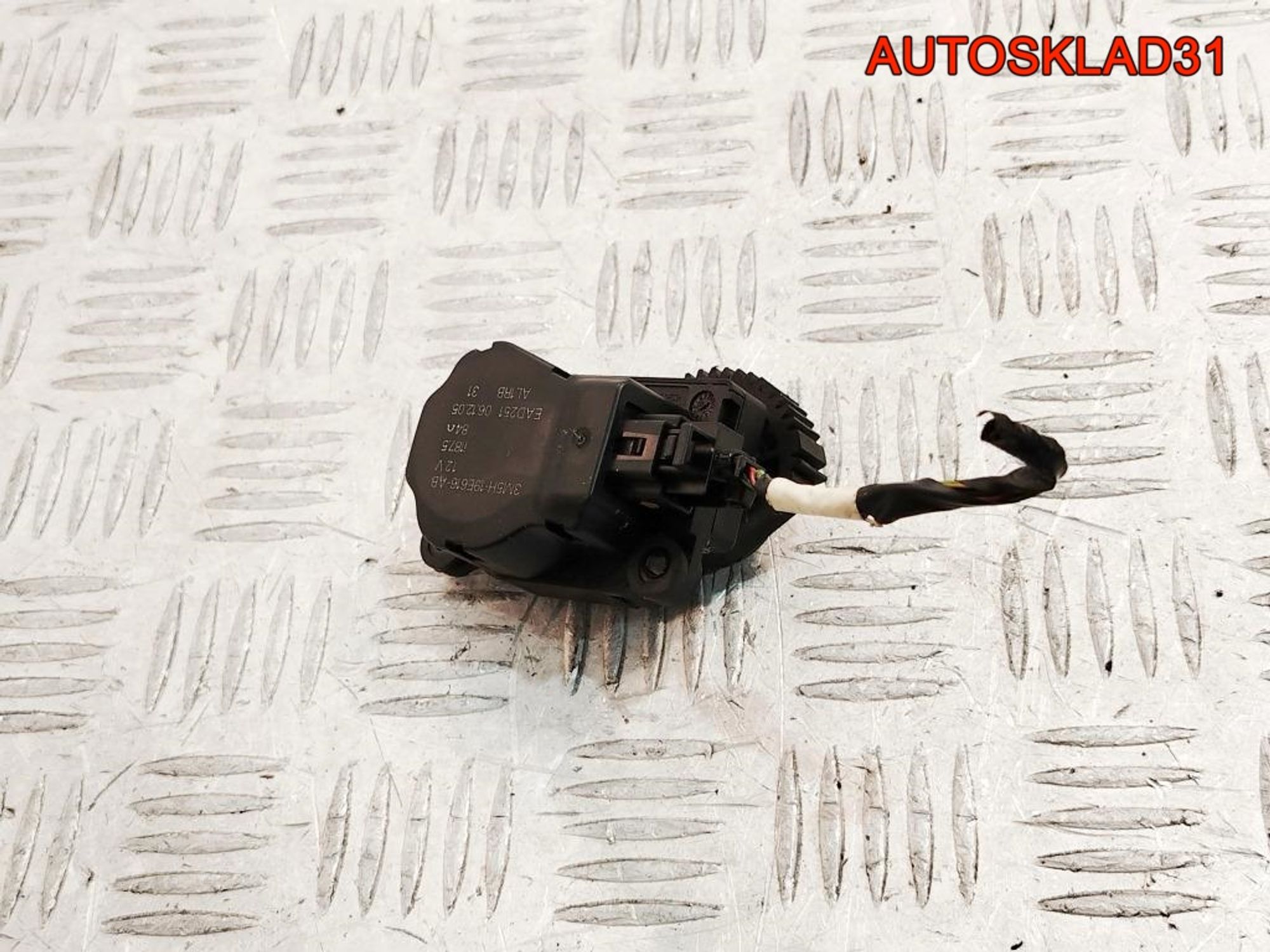 Сервопривод заслонки печки Mazda 3 BK 3M5H19E616AB, 600 рублей, Дубовое