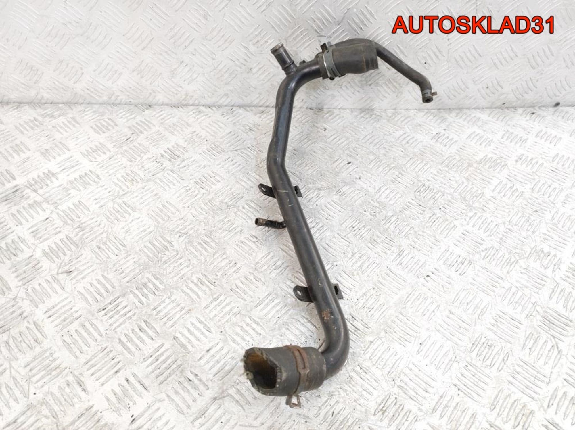 Трубка охлаждающей жидкости VW Passat B5 1,6 AHL Бензин 06B121071, 1000 рублей, Дубовое