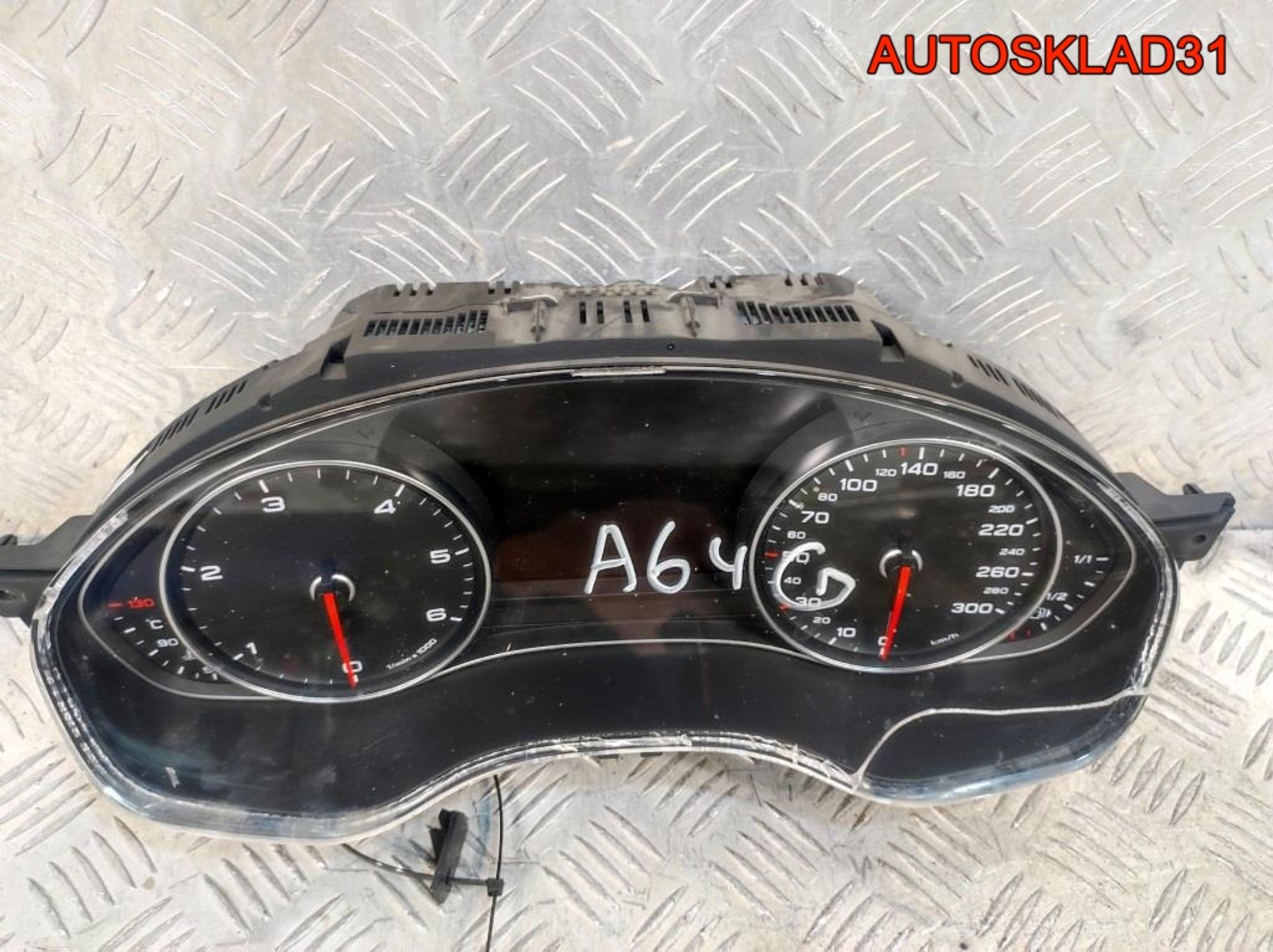 Панель приборов Audi A6 C7 3.0 CDU Дизель 4G8920932M, 15000 рублей, Дубовое