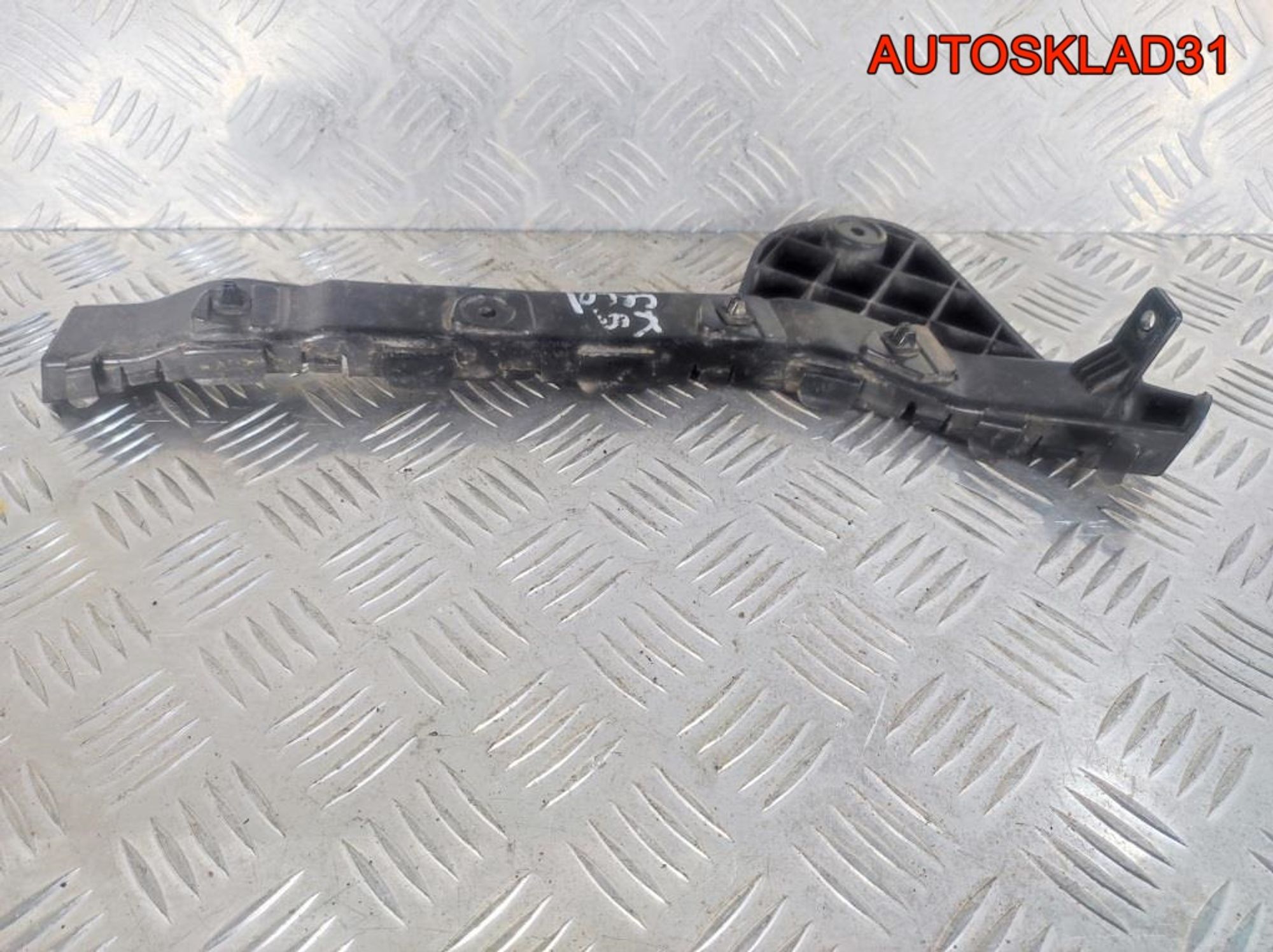 Кронштейн заднего бампера левый Kia Ceed Хетчбэк, 900 рублей, Дубовое