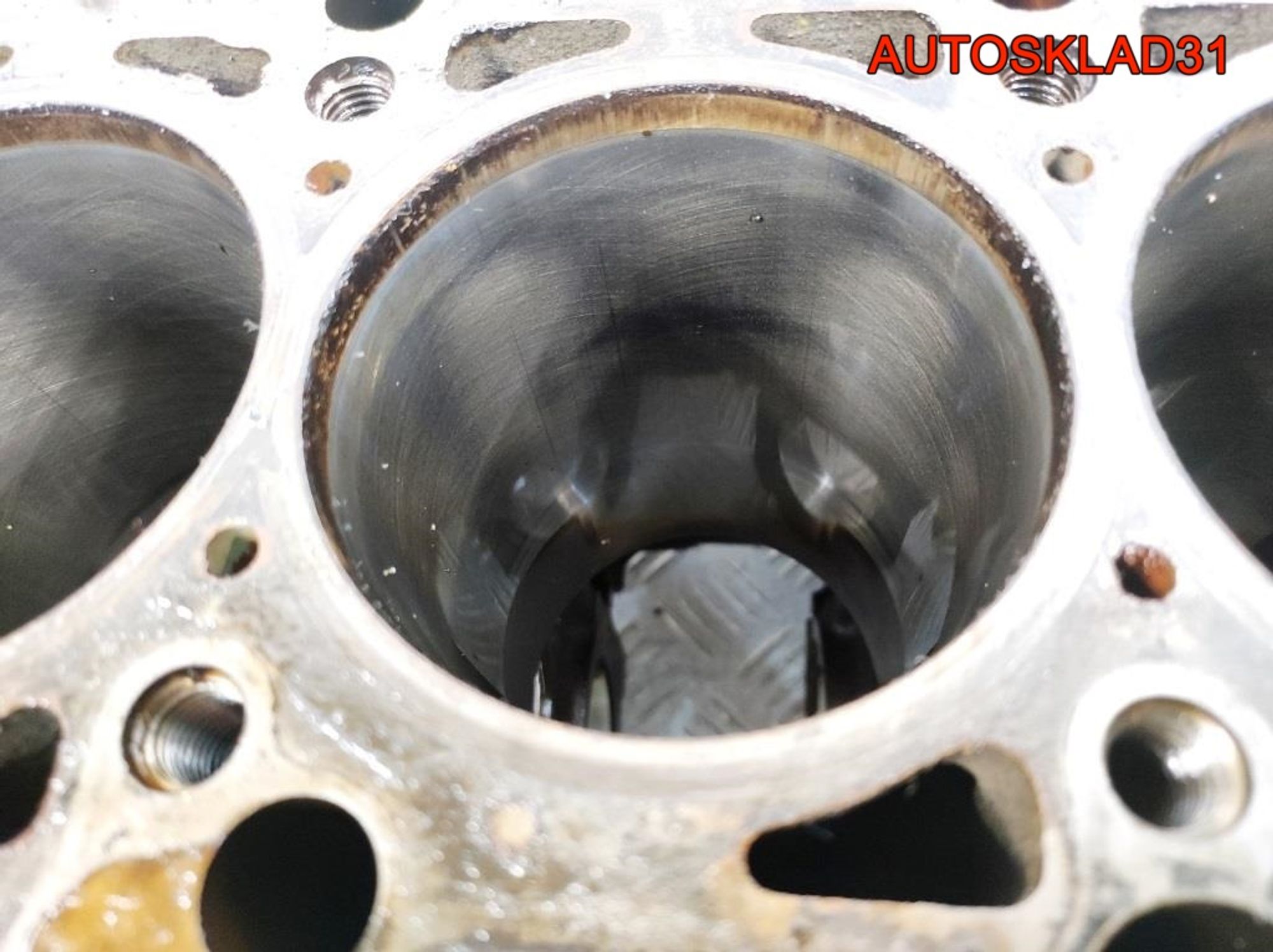 Блок цилиндров VW Passat B5 1,8 ARG Бензин 058103021G, 9000 рублей, Дубовое