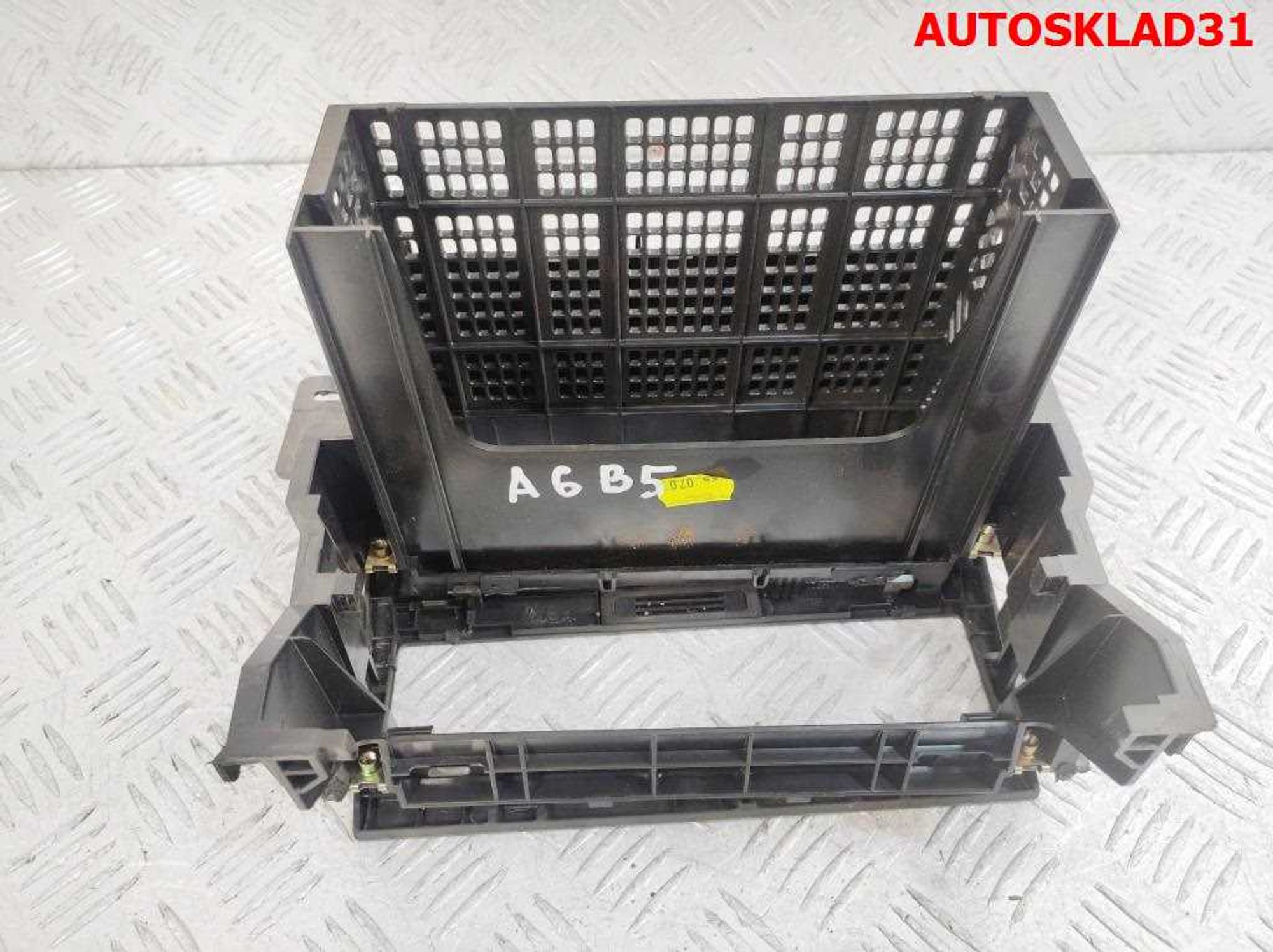Рамка магнитолы Audi A4 B5 8D0858005T, 1000 рублей, Дубовое