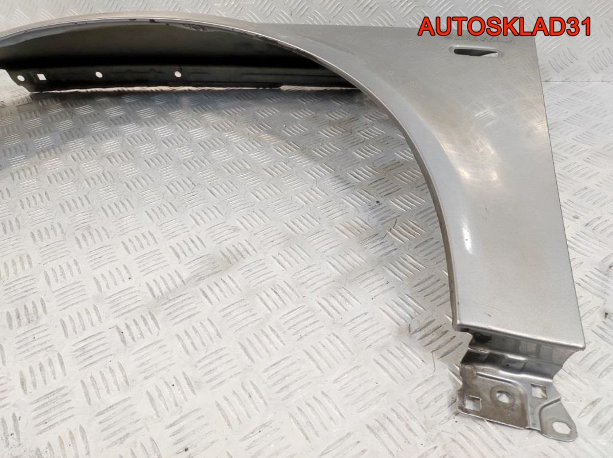 Крыло переднее левое Audi A4 B6 8E0821105B, 9800 рублей, Дубовое