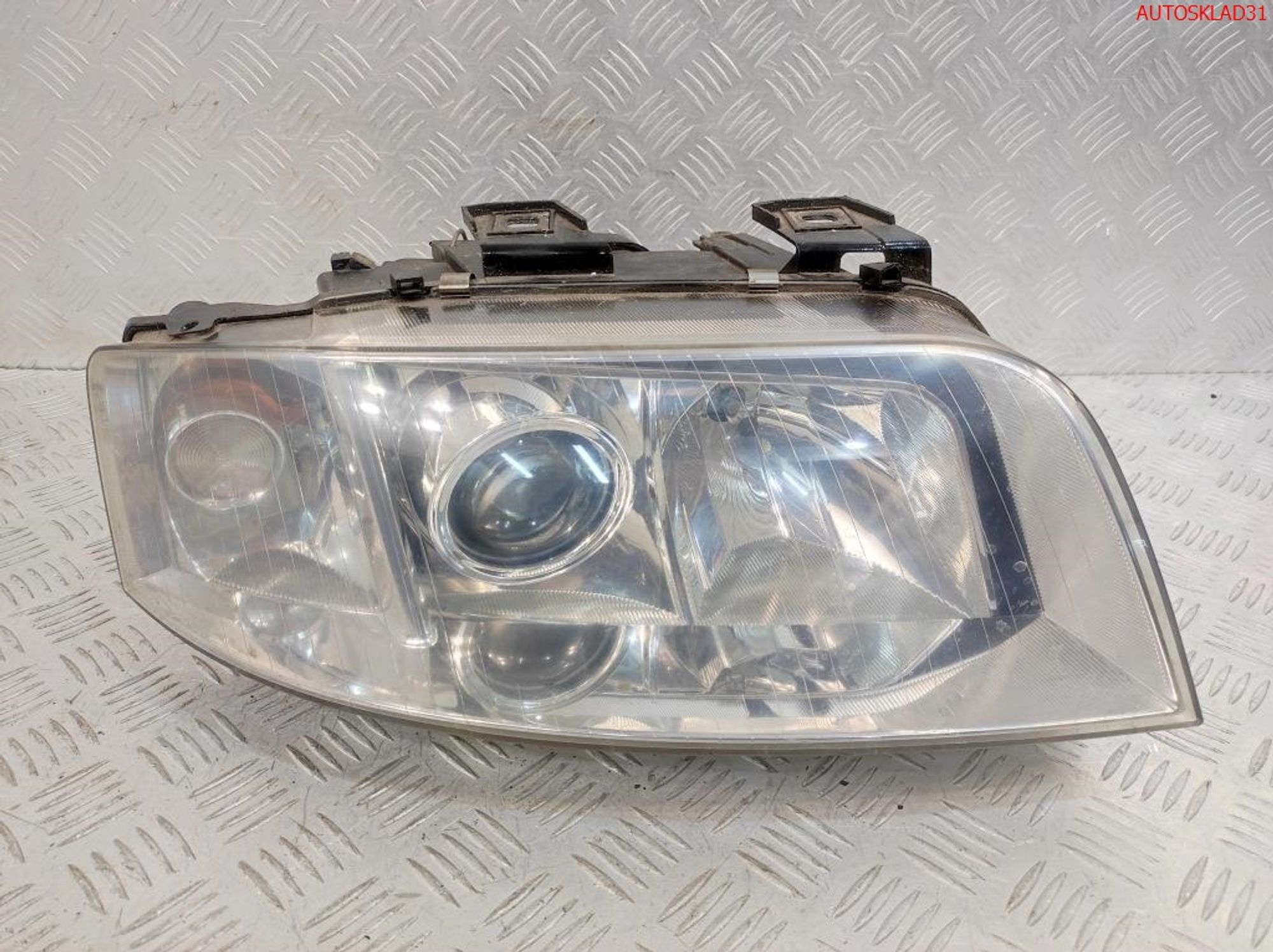 Фара правая Ксенон Audi A6 C5 Рест 4B0941030R, 15000 рублей, Дубовое