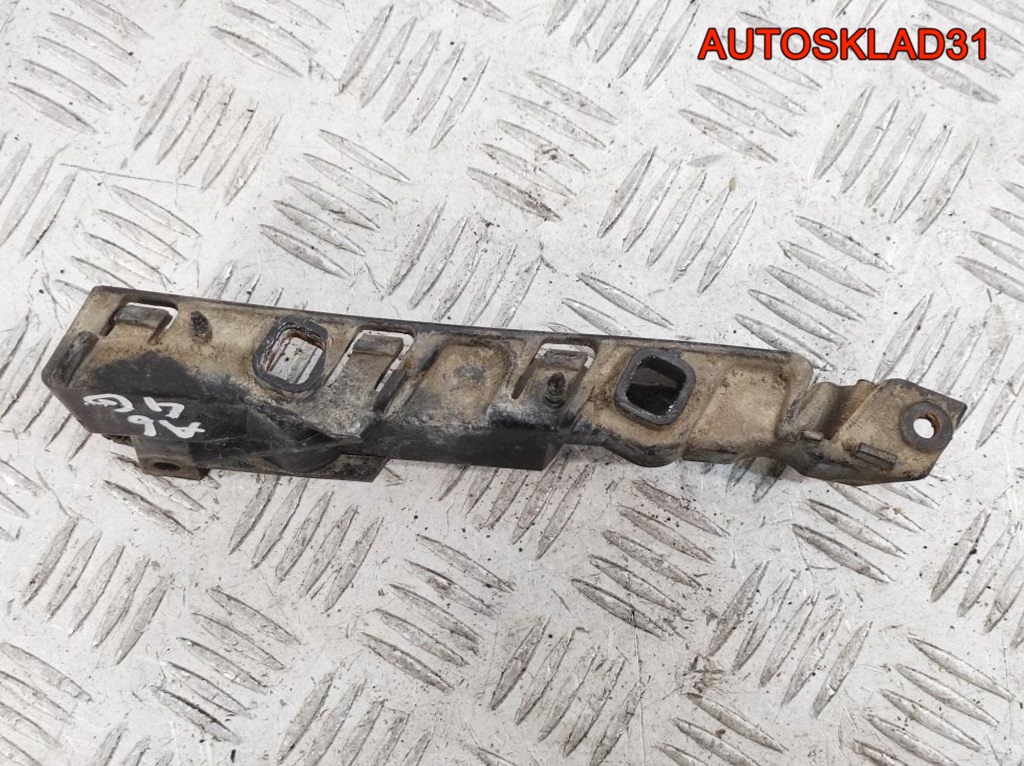 Крепление переднего бампера правое A6 C7 4G, 1500 рублей, Дубовое