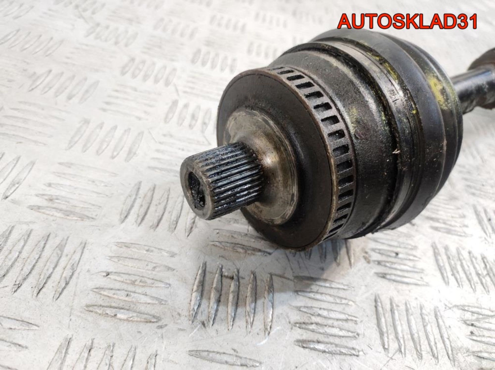 Привод перед левый VW Passat B5 МКПП 8D0407271AQ, 4100 рублей, Дубовое