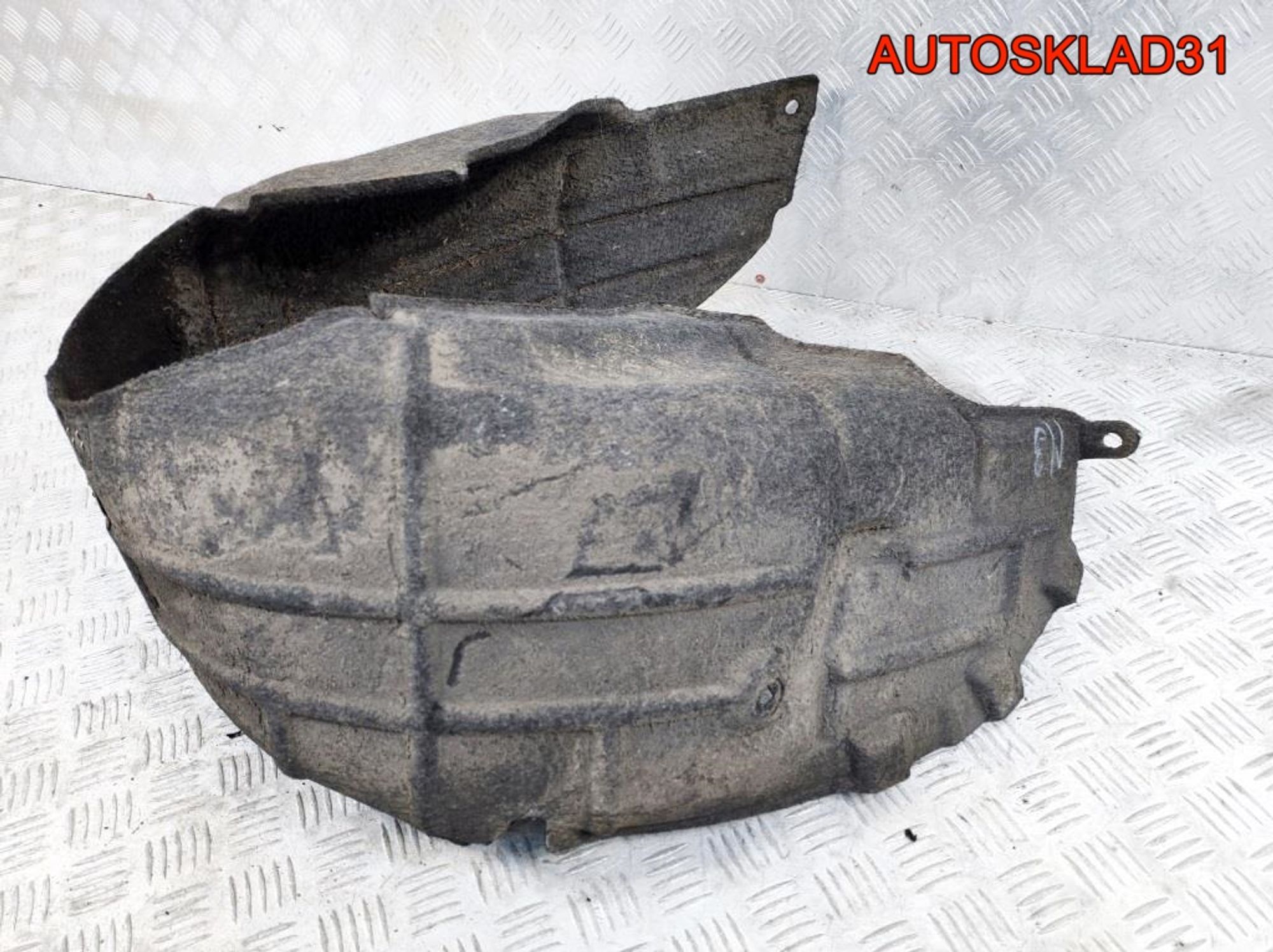 Локер задний правый Mazda 3 BK BP4K561H1F Хетчбэк, 1700 рублей, Дубовое