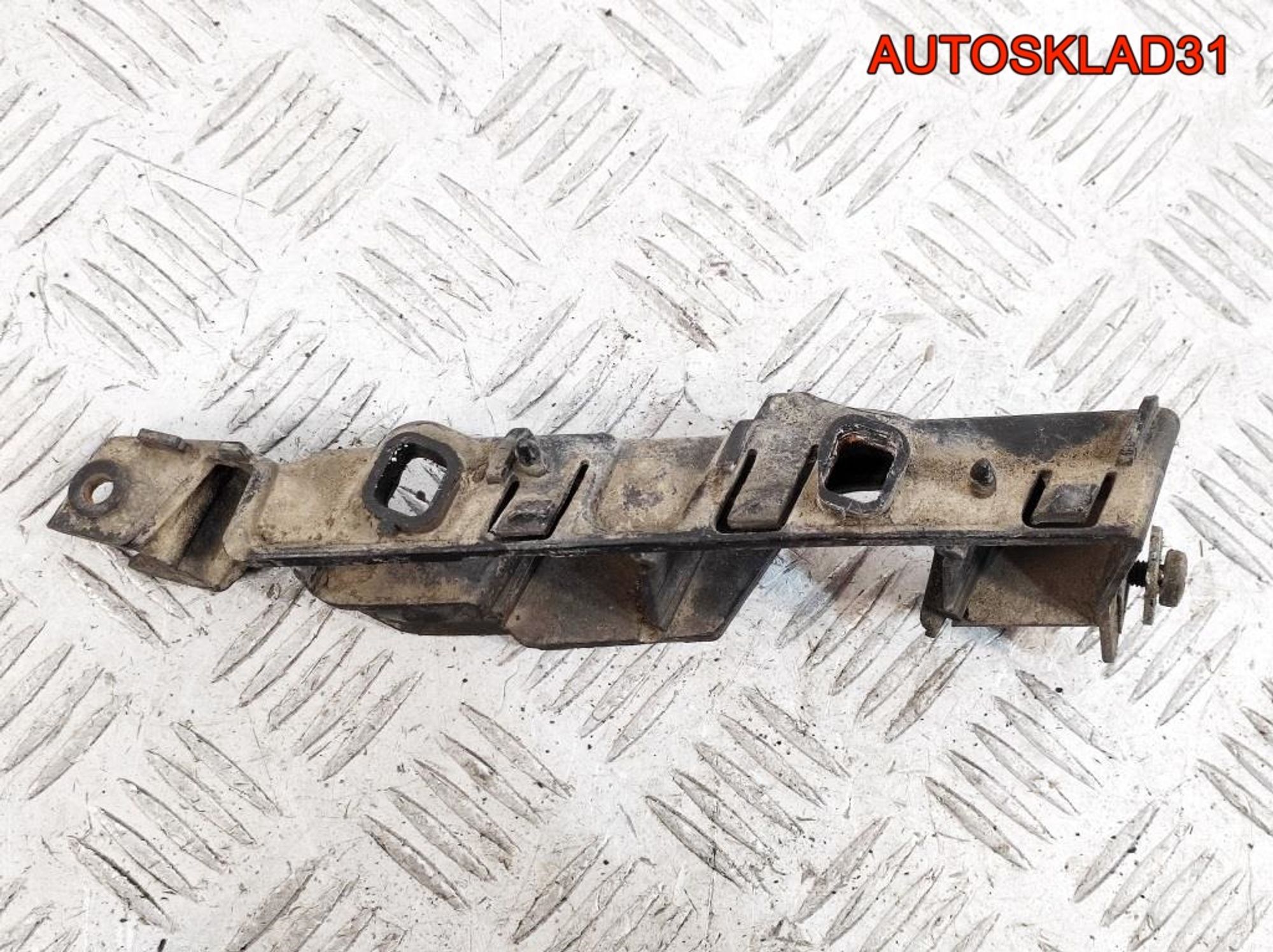 Крепление переднего бампера правое A6 C7 4G, 1500 рублей, Дубовое