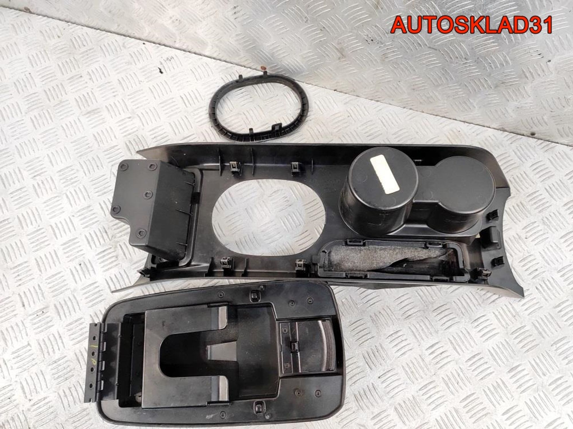 Подлокотник Ford Maverick 2 6L8478045A76, 4500 рублей, Дубовое