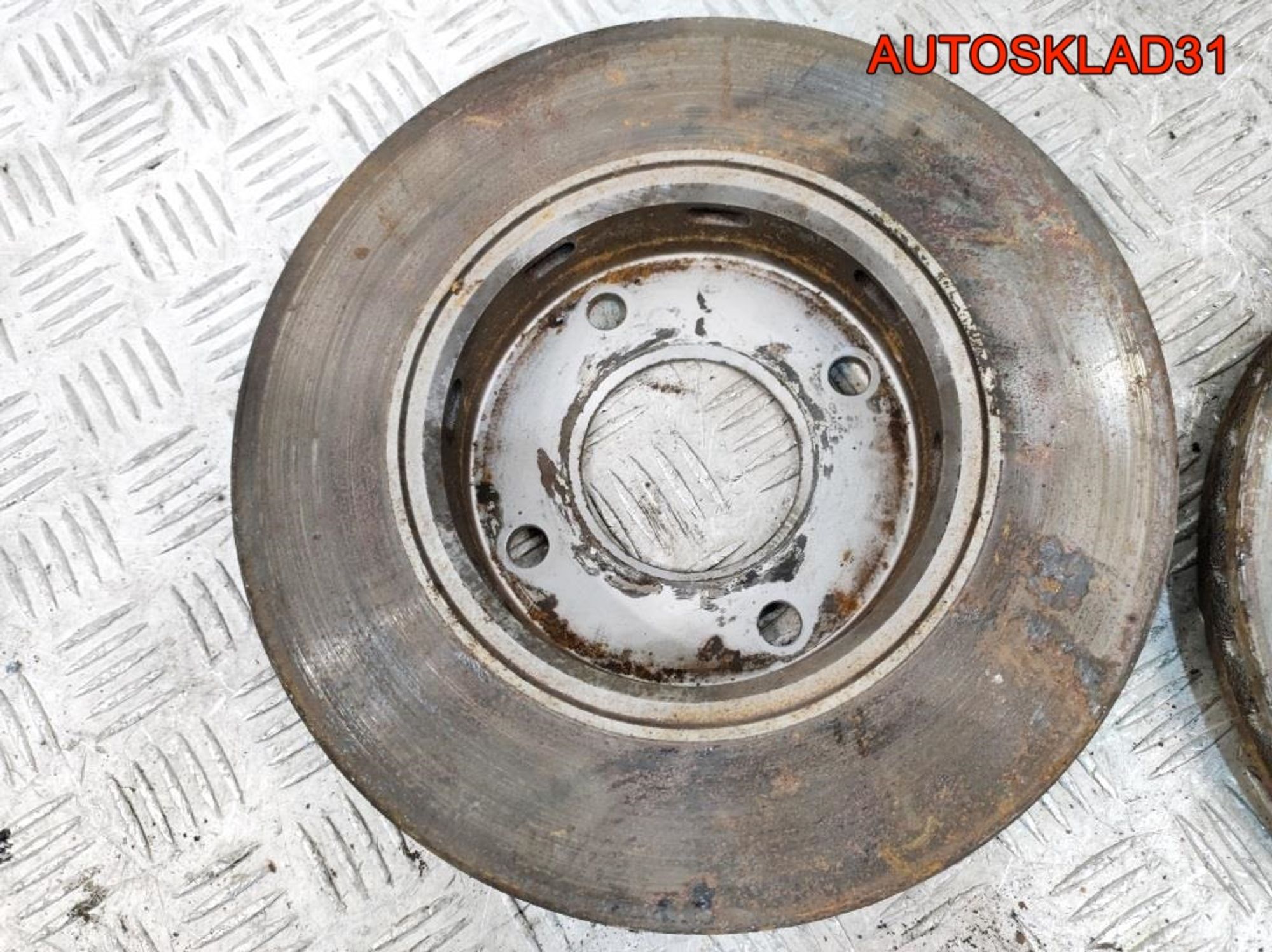 Диск тормозной передний Mitsubishi Colt 4 Z30, 2700 рублей, Дубовое