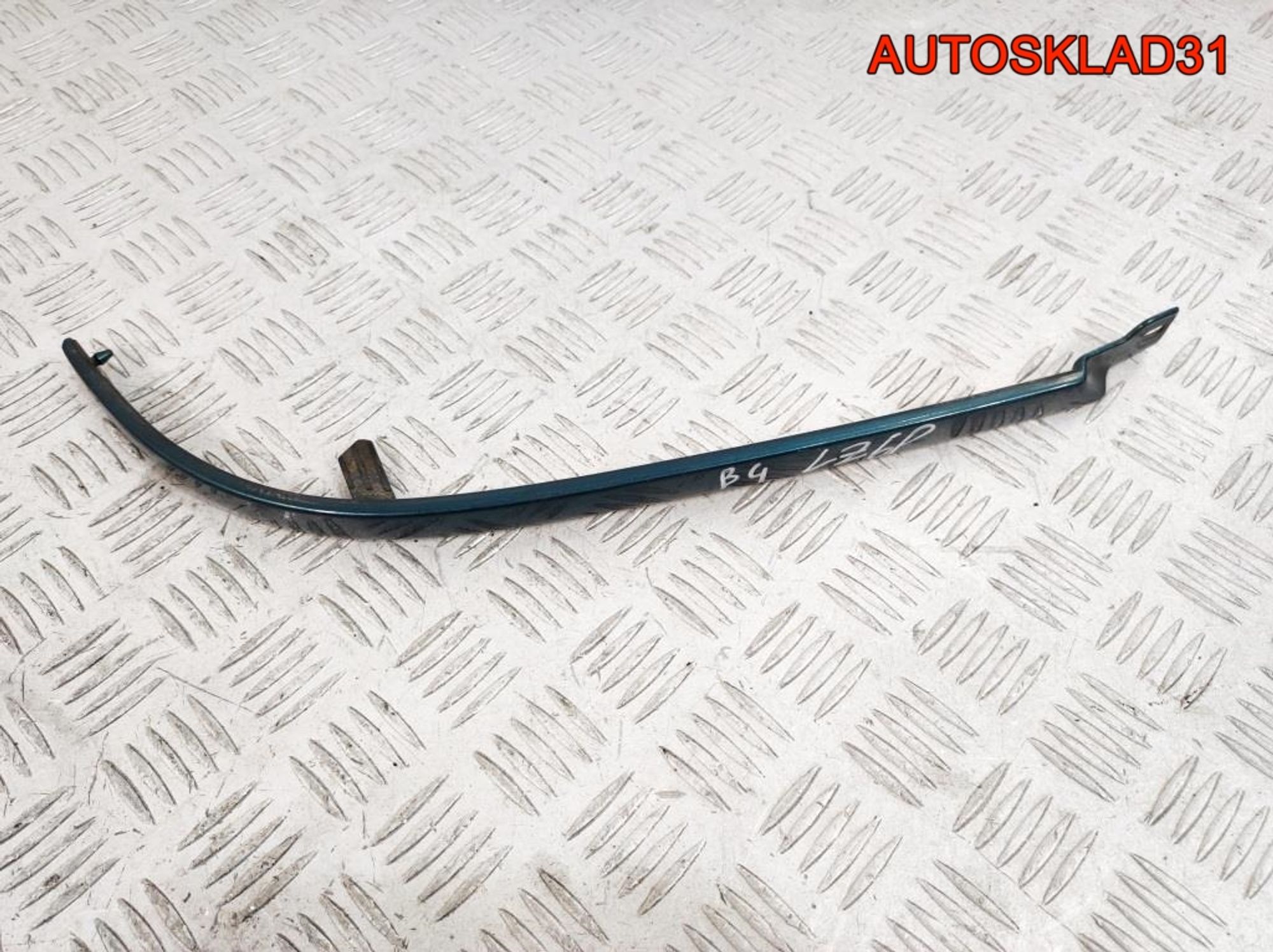 Планка под фару правая Audi 80 B4 8A0853208A, 1200 рублей, Дубовое