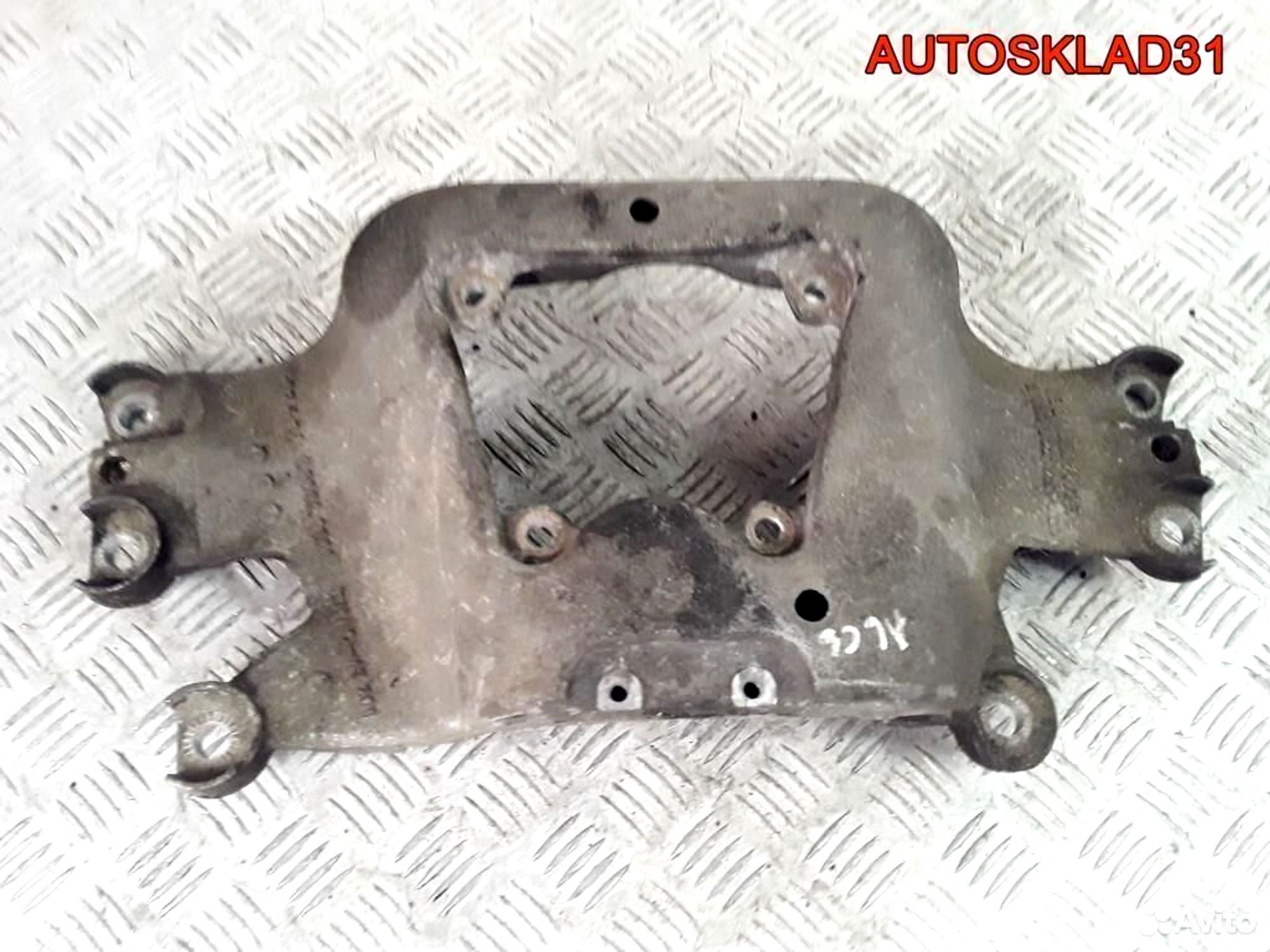 Кронштейн КПП задний Audi A6 C6 4F 2,4 BDW 4F0399263K, 3500 рублей, Дубовое