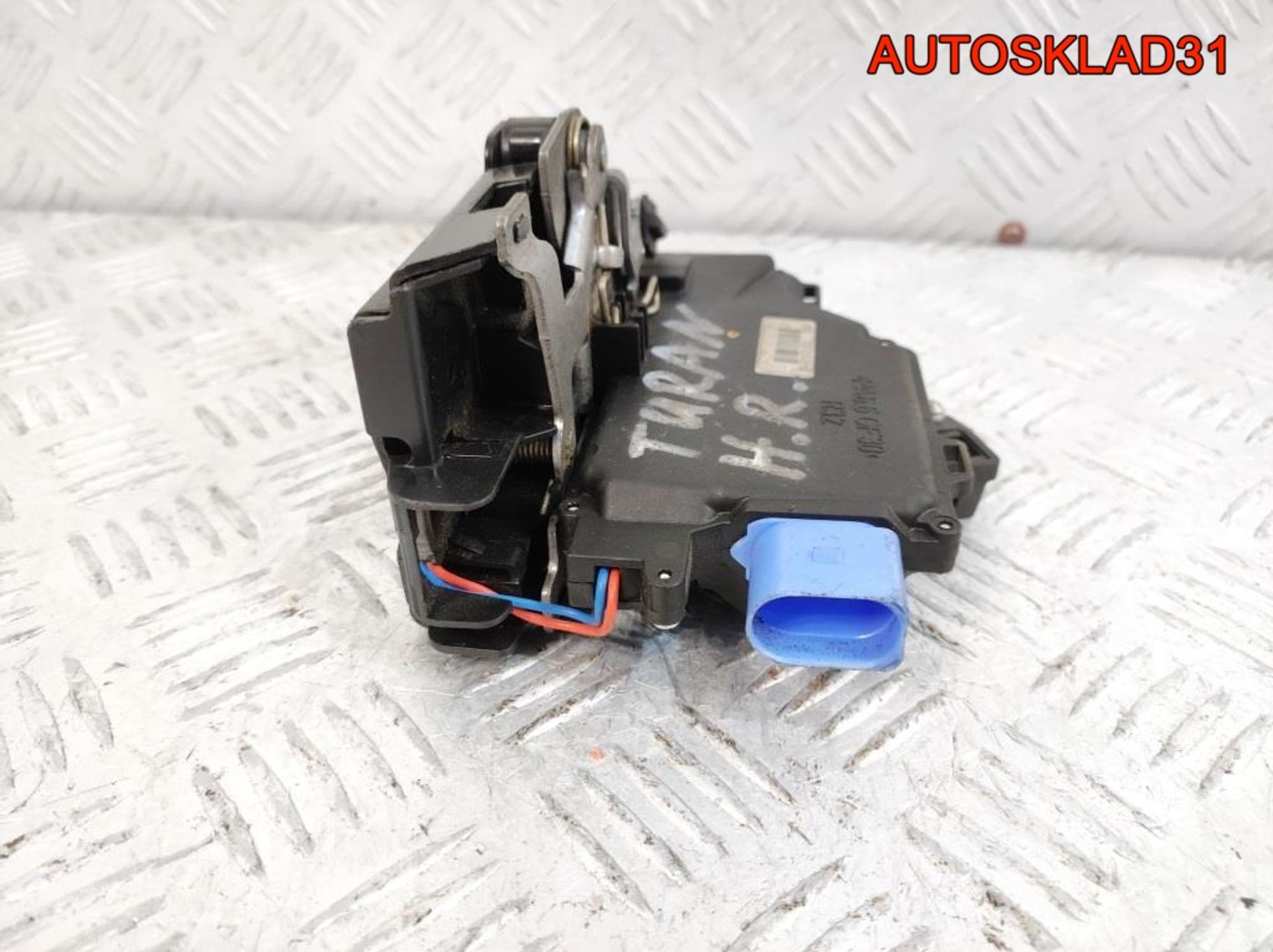 Замок двери задней правой VW Touareg 7L0839016D, 4100 рублей, Дубовое