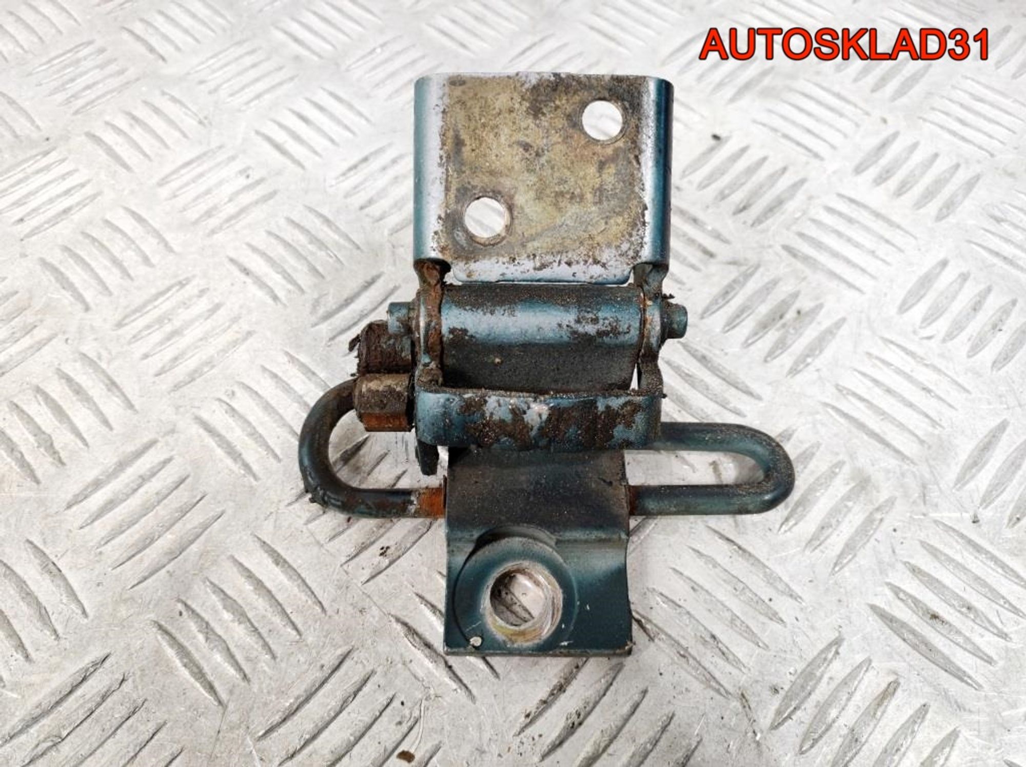 Петля двери передней правой нижняя Audi A6 C4, 1800 рублей, Дубовое