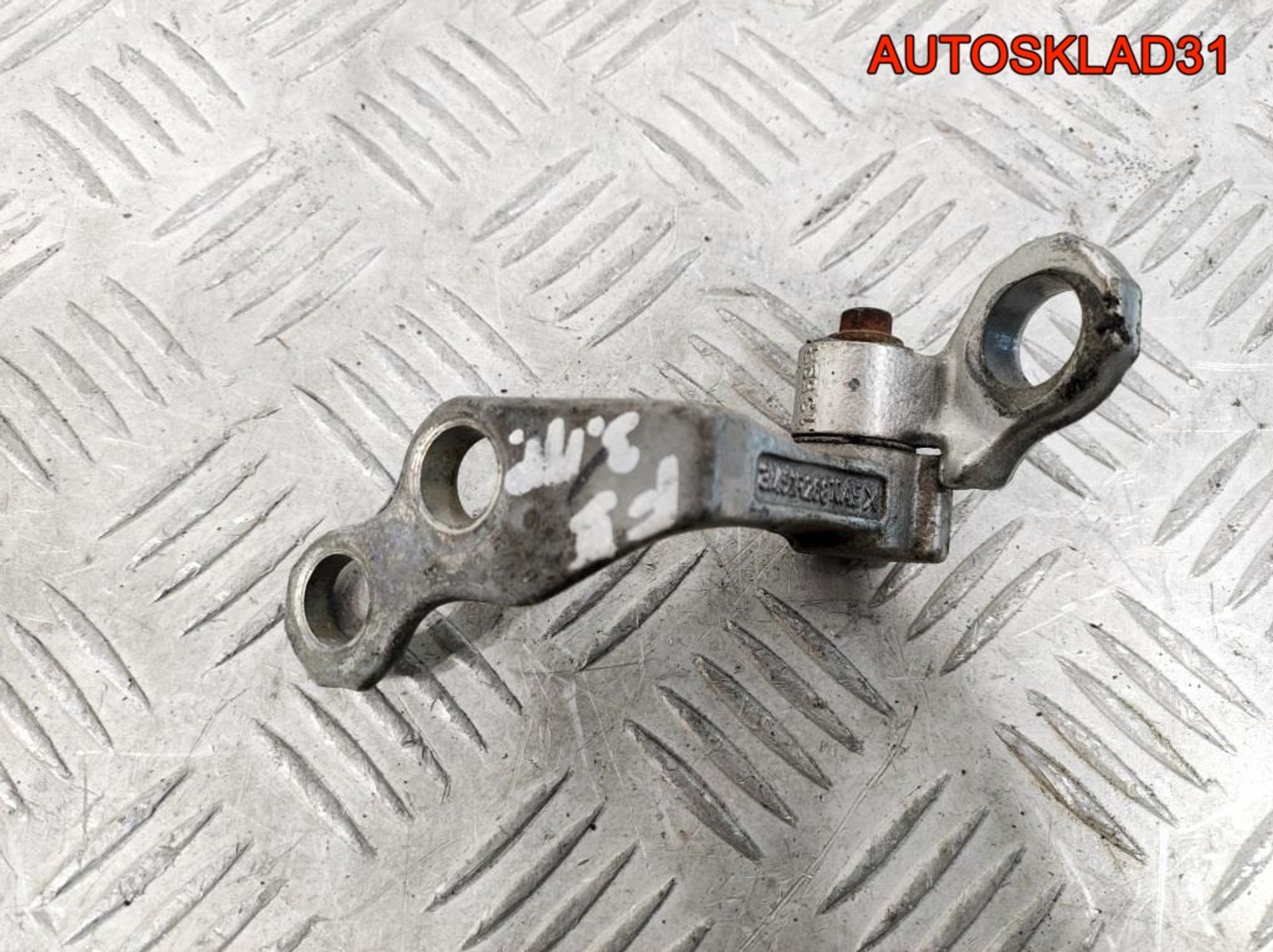 Петля двери задней правой нижняя Ford Focus 2, 900 рублей, Дубовое