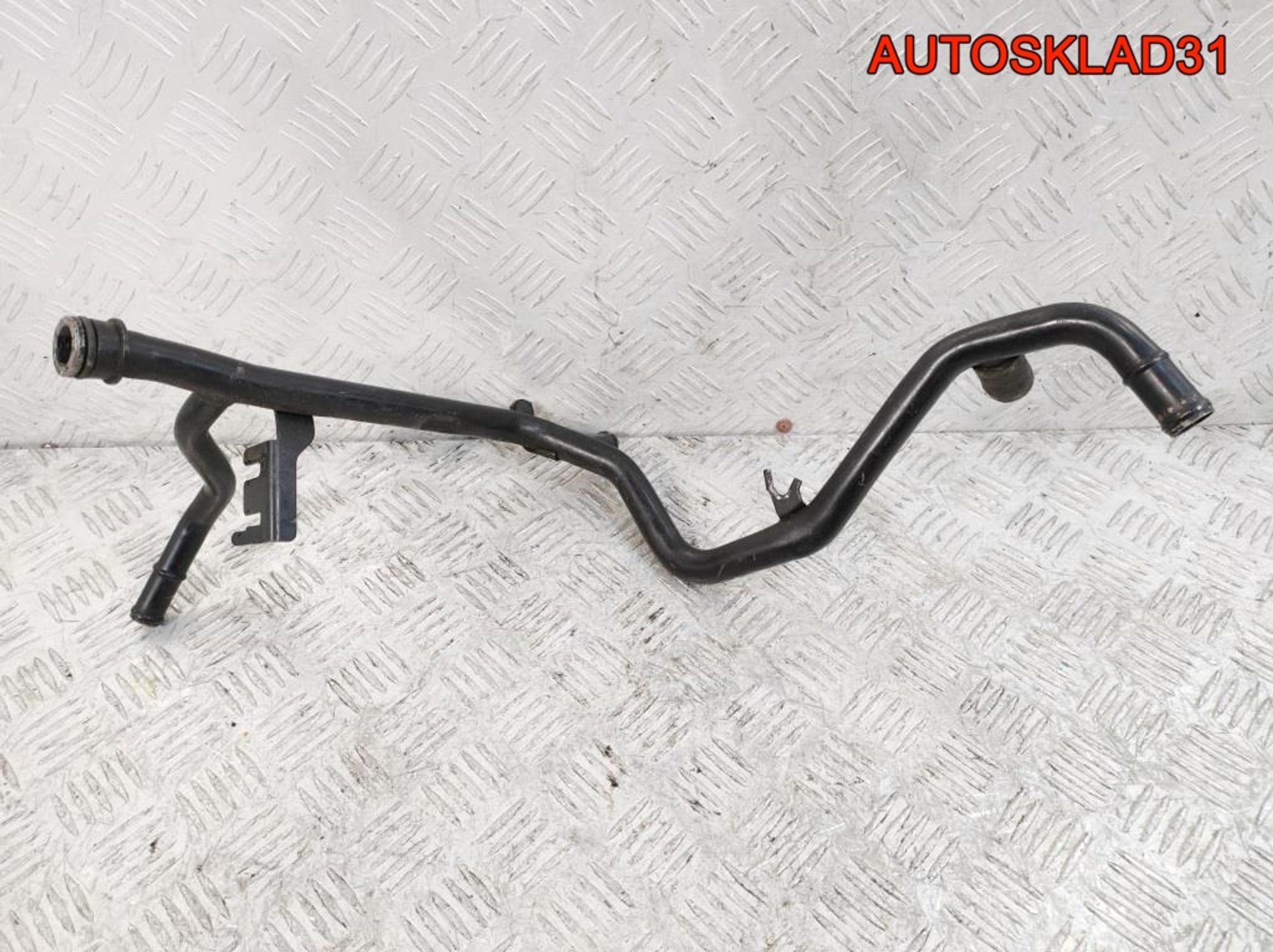 Трубка охлаждающей жидкости VW Golf 4 1,6 AKL 06A121065D, 600 рублей, Дубовое