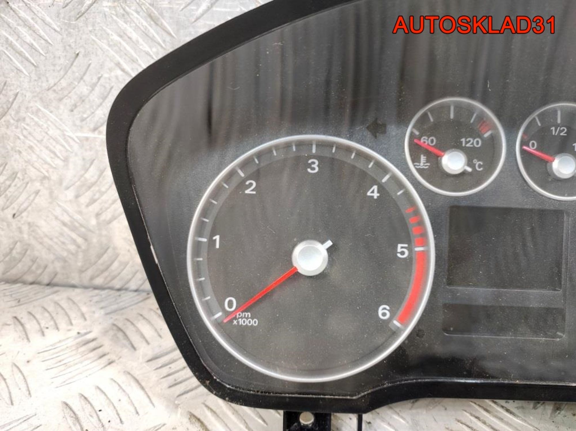 Панель приборов Ford Focus 2 7M5T10849LB Дизель, 9000 рублей, Дубовое