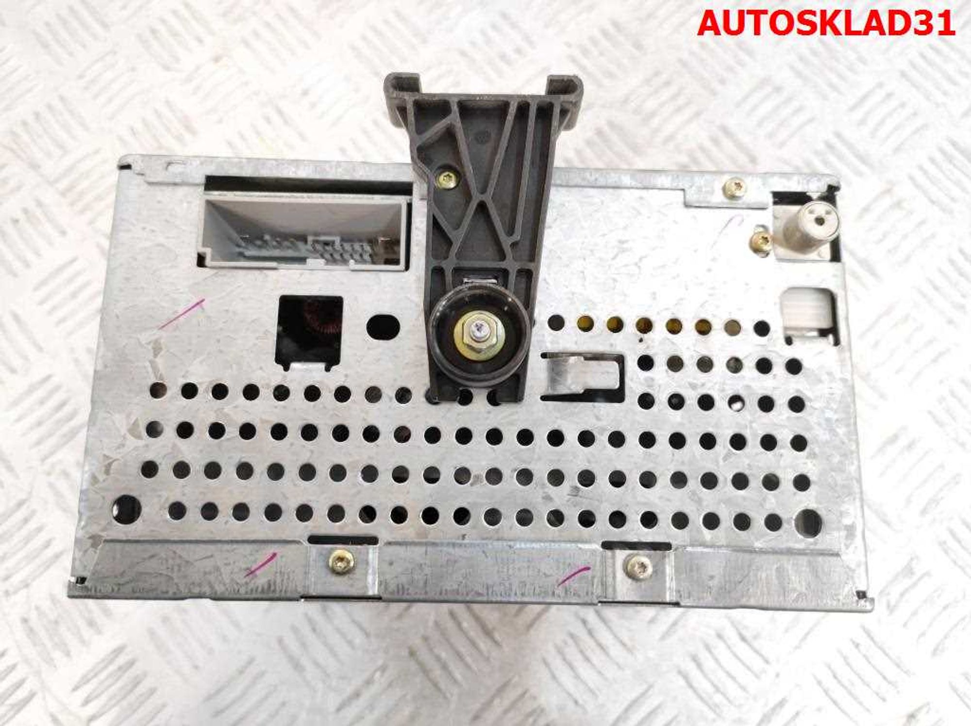 Магнитола Ford Fusion 4S6118C815ABUABP, 1000 рублей, Дубовое