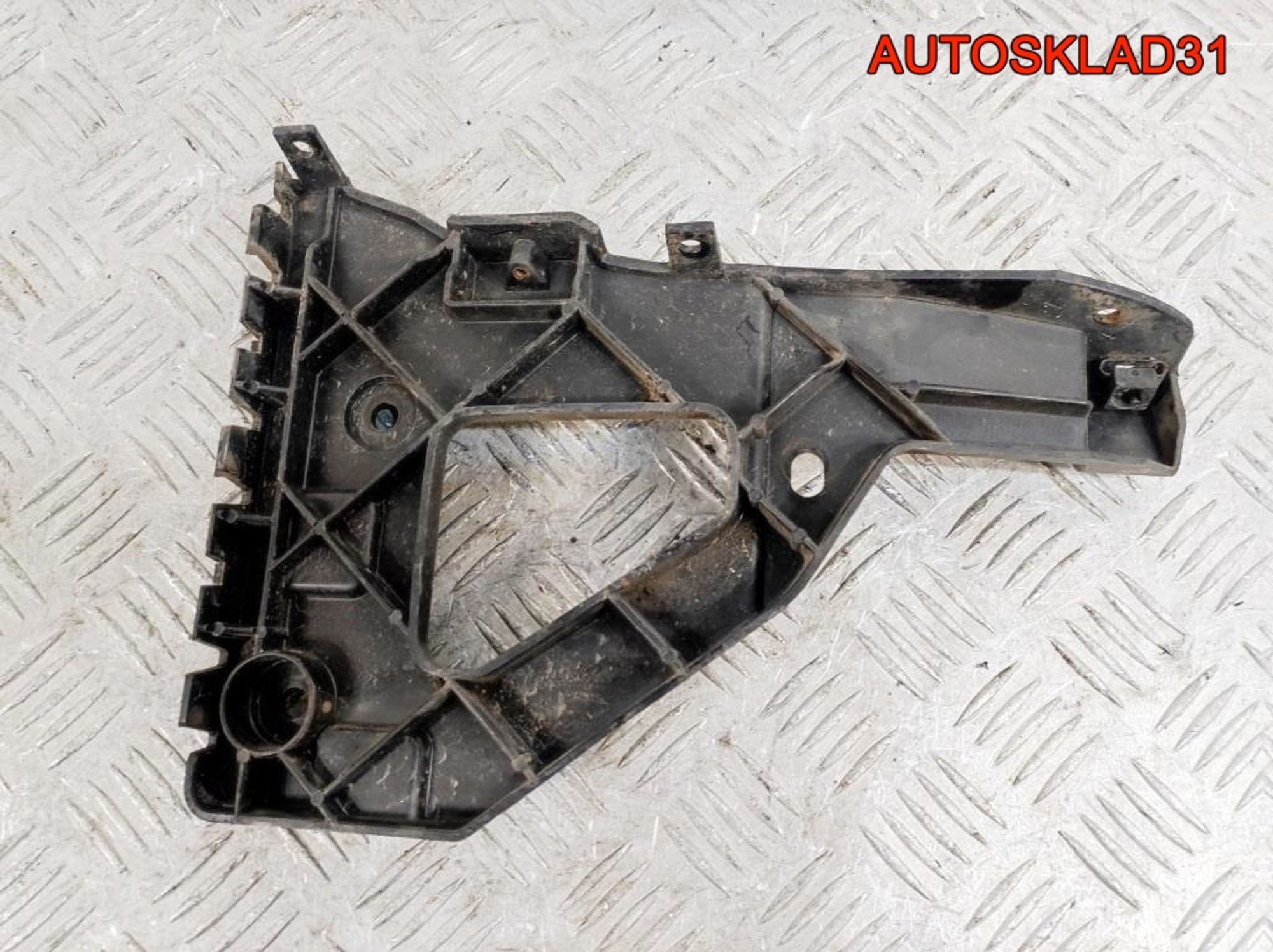 Кронштейн переднего бампера левый Audi A6 C6 4F0807227, 1400 рублей, Дубовое