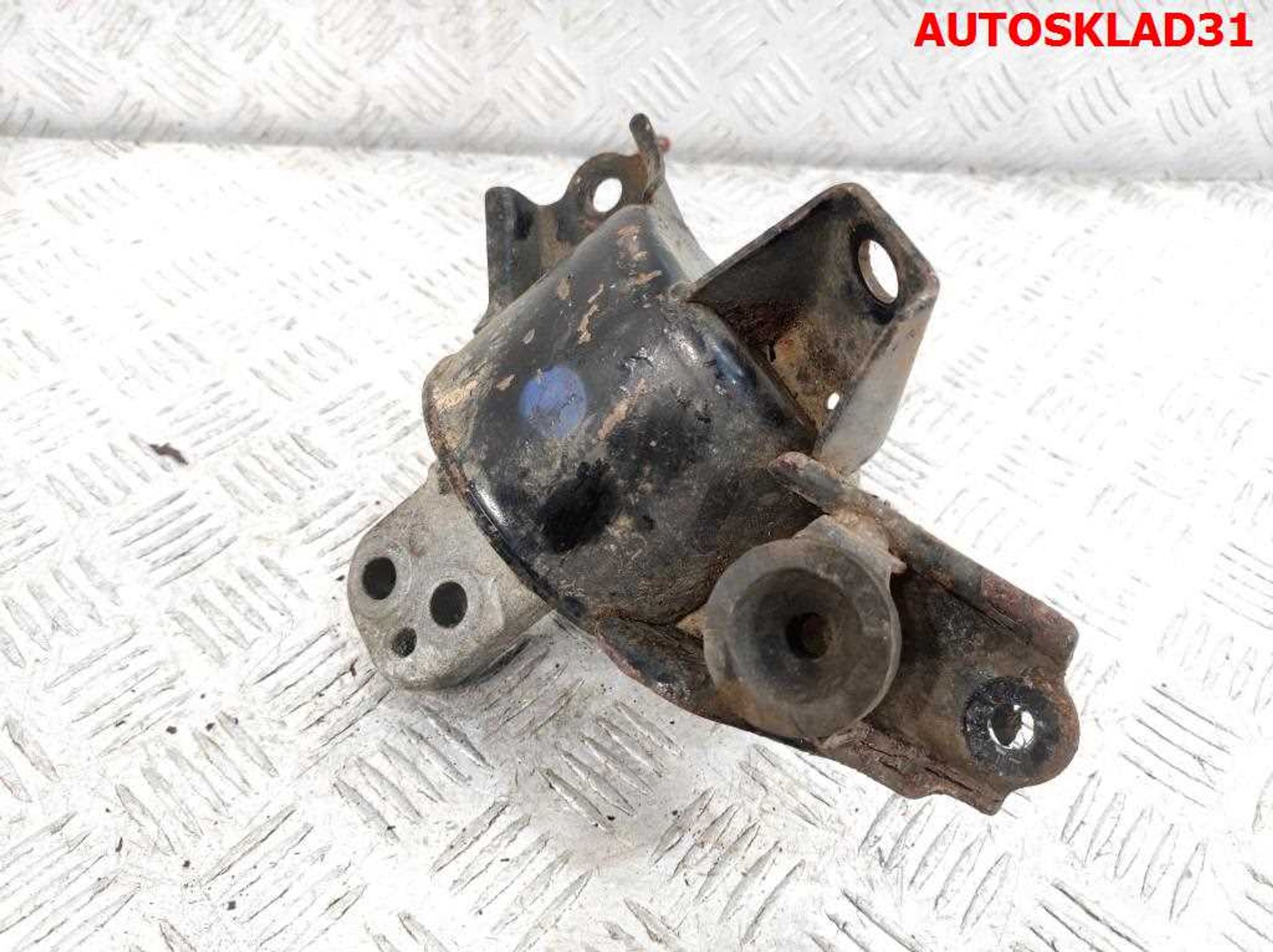Опора МКПП левая Hyundai i30 218301M000, 2000 рублей, Дубовое